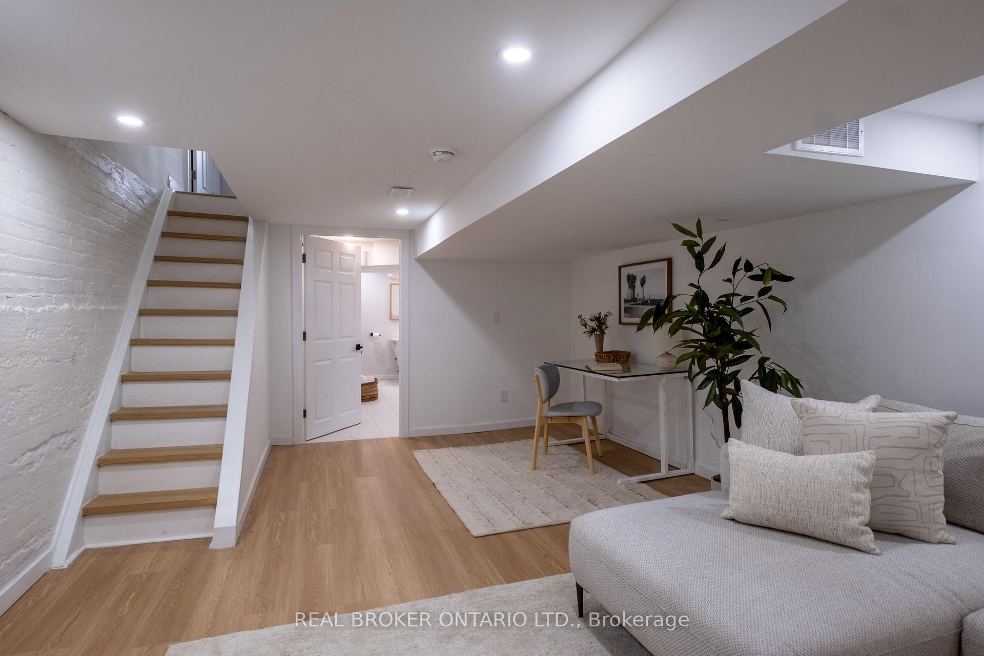 Photo 15 of 22 Stephenson Avenue, Toronto, East End-Danforth — HOMEH