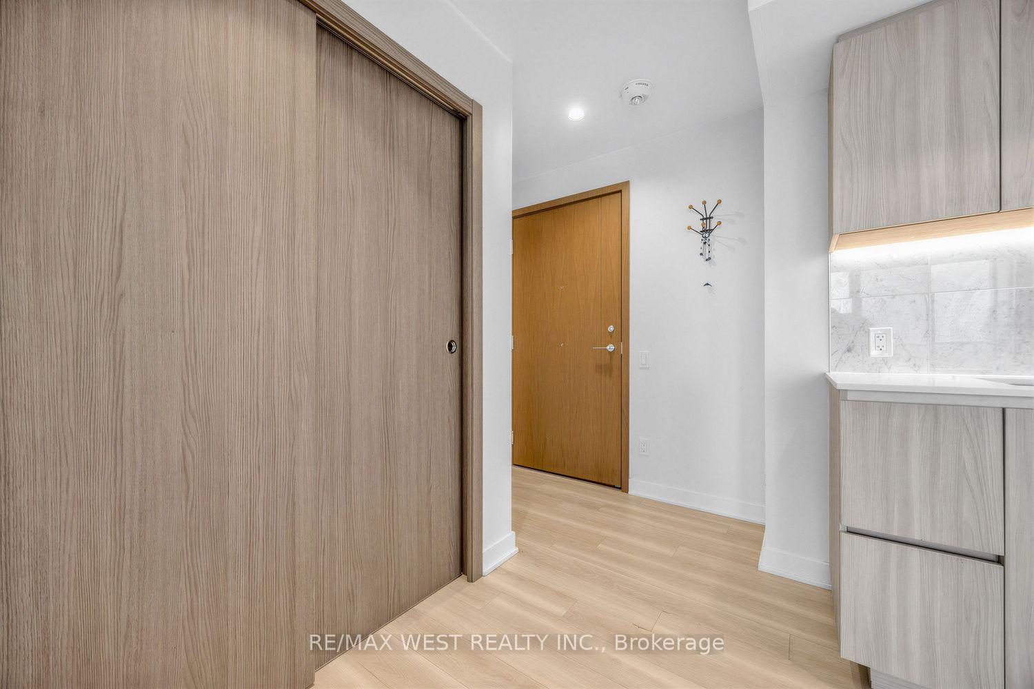 Photo 3 of Unit 3806, 17 Bathurst Street, Toronto, Waterfront Communities — HOMEH