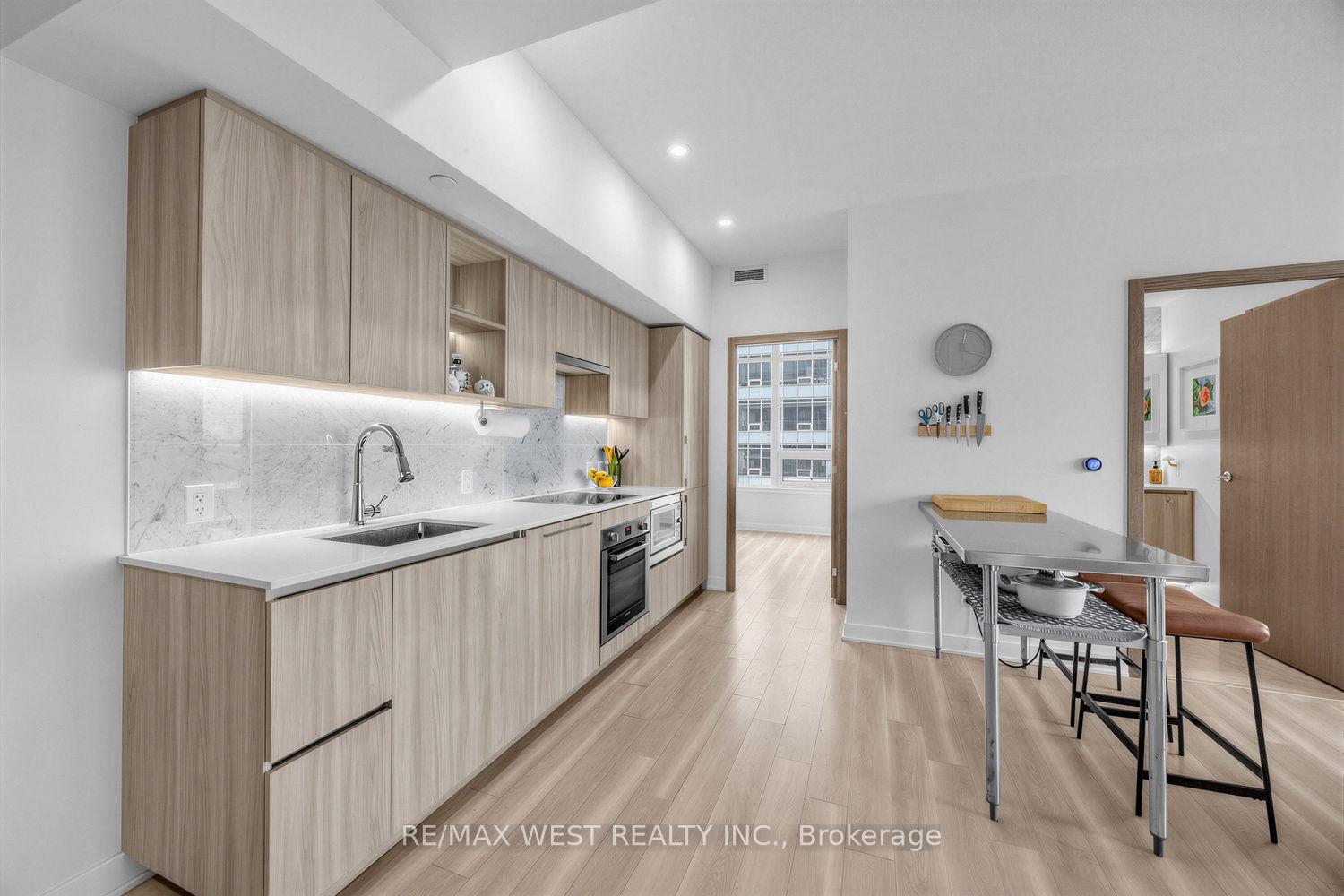 Photo 4 of Unit 3806, 17 Bathurst Street, Toronto, Waterfront Communities — HOMEH