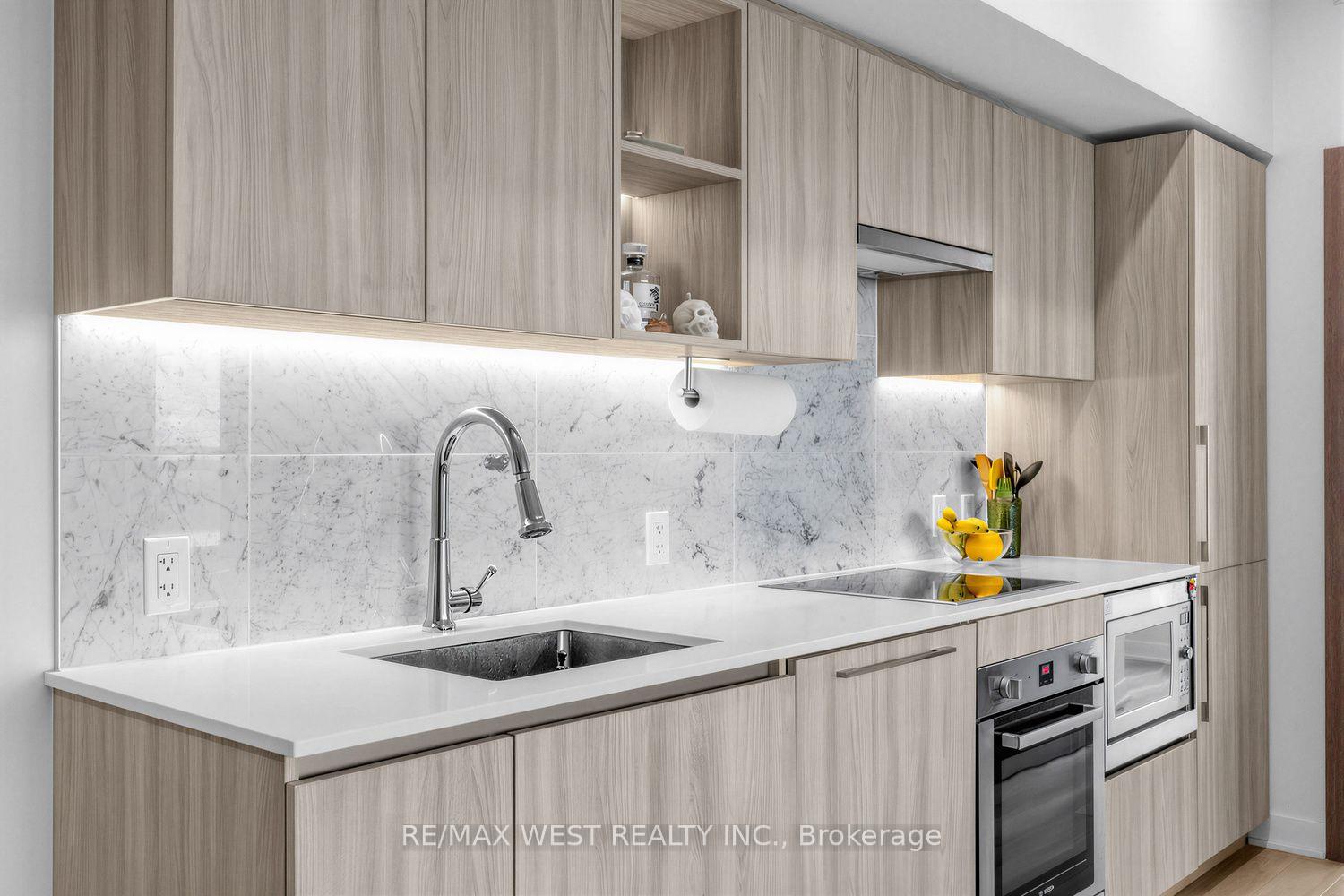 Photo 6 of Unit 3806, 17 Bathurst Street, Toronto, Waterfront Communities — HOMEH