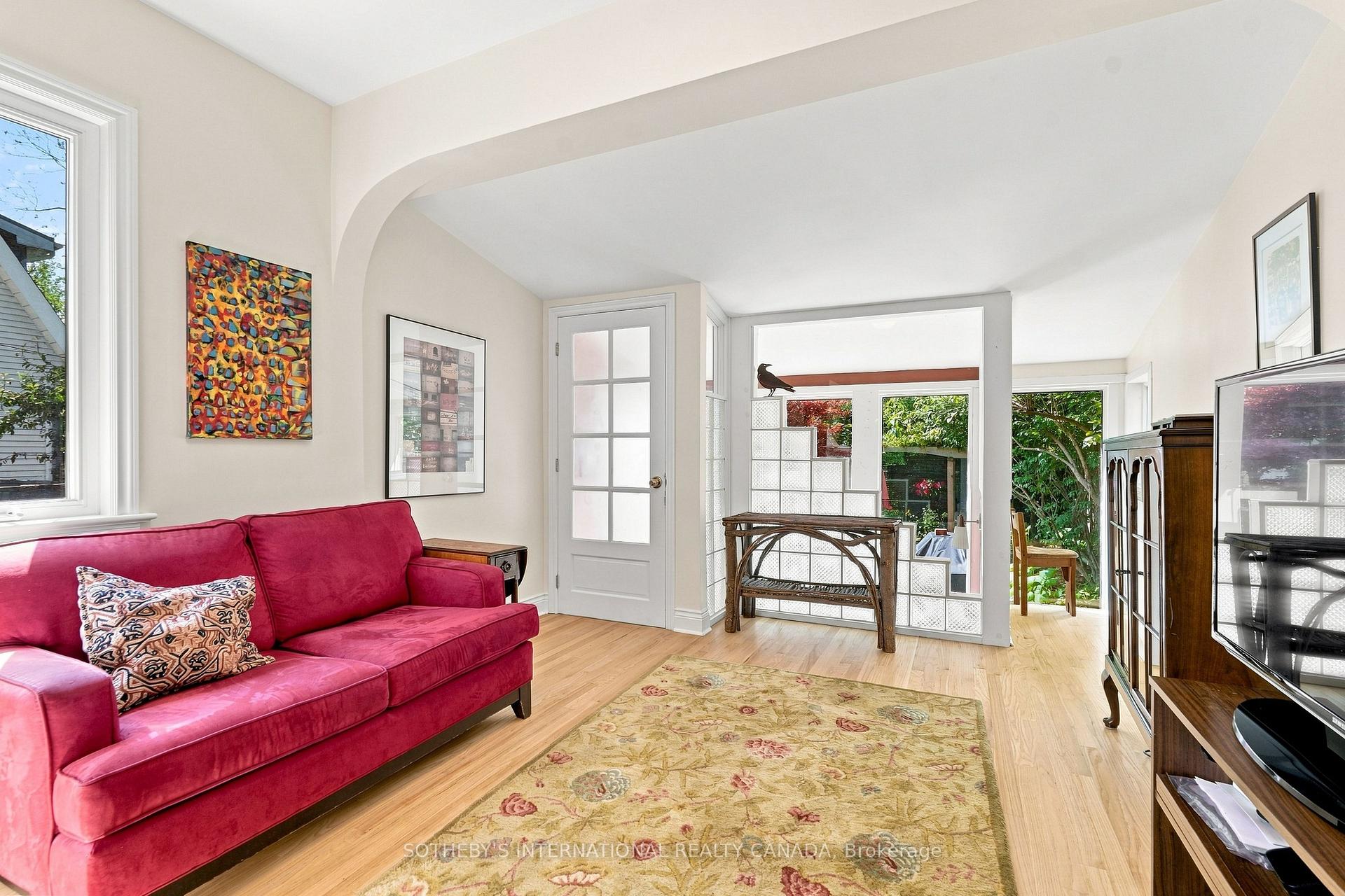 Photo 8 of 356 Howland Avenue, Toronto, Casa Loma — HOMEH