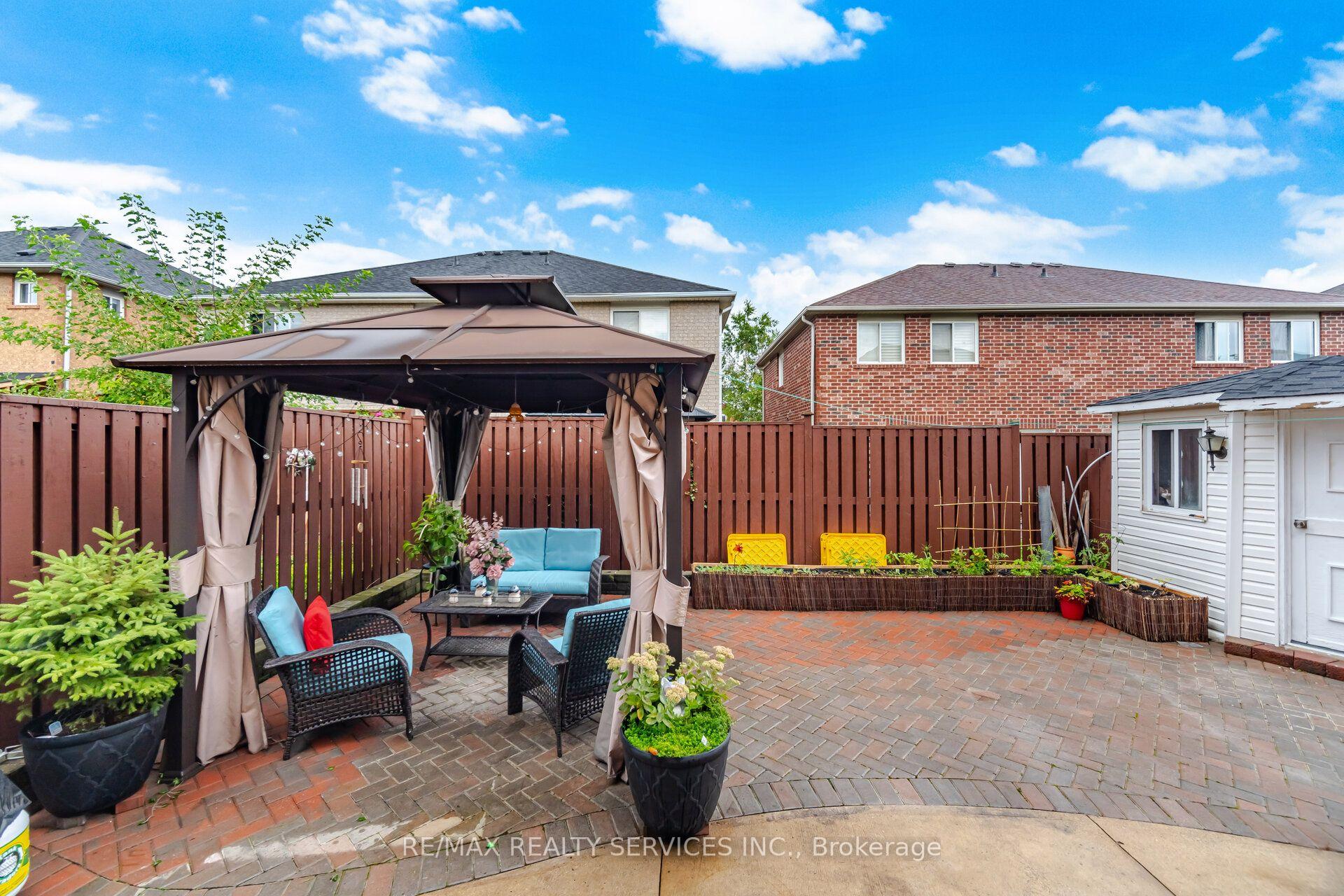 Photo 43 of 92 Farthingale Crescent, Brampton, Fletcher's Meadow — HOMEH