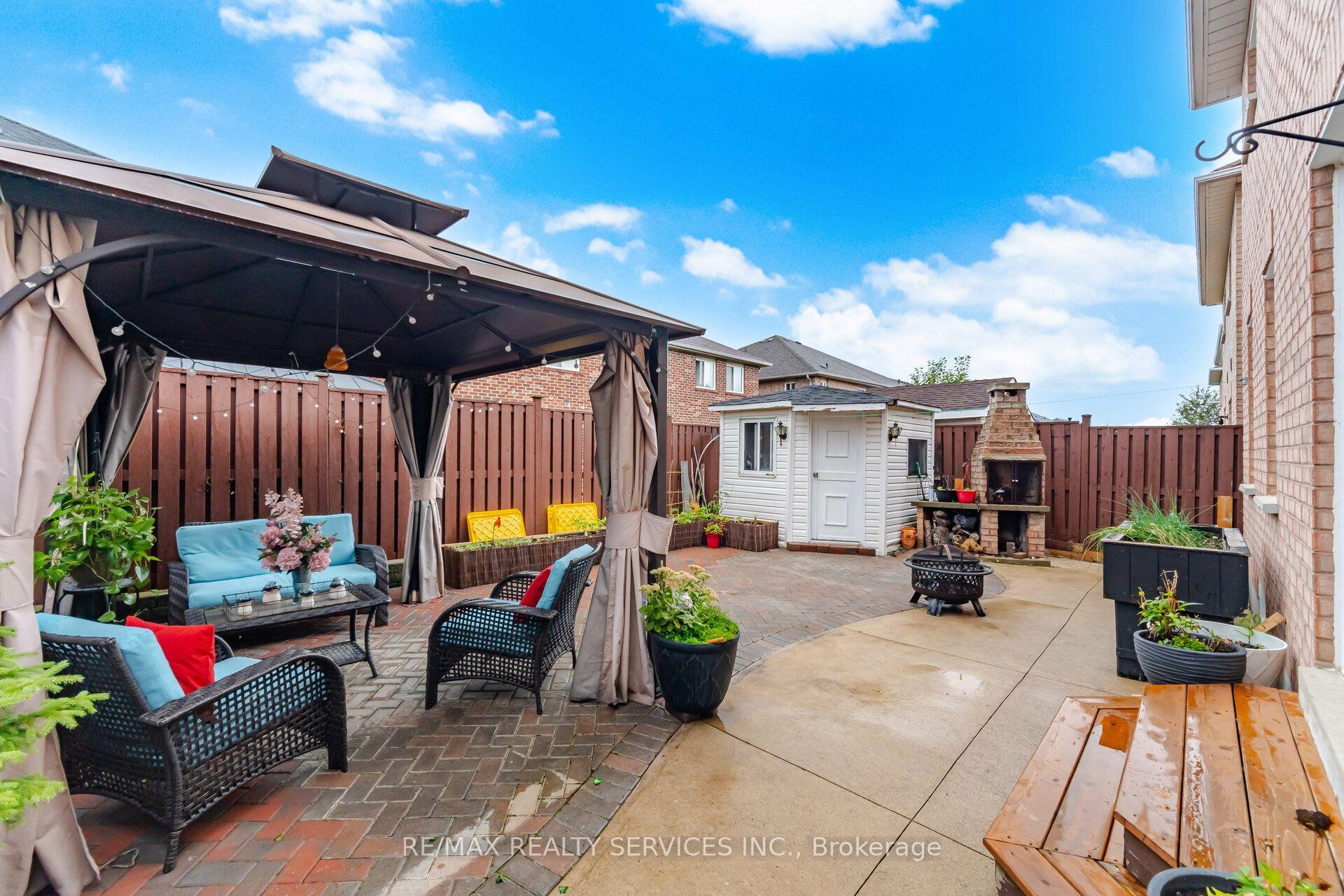 Photo 46 of 92 Farthingale Crescent, Brampton, Fletcher's Meadow — HOMEH