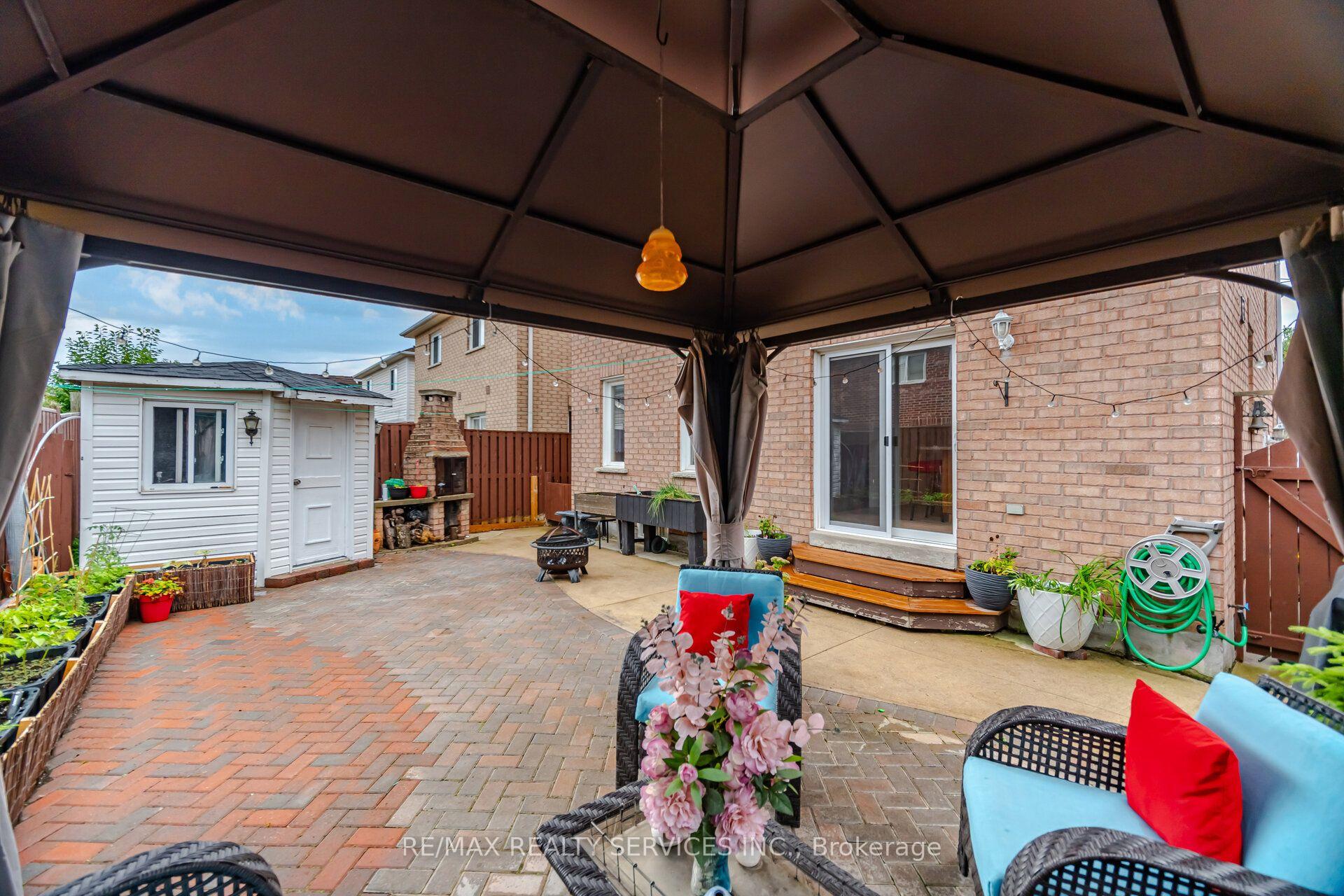 Photo 47 of 92 Farthingale Crescent, Brampton, Fletcher's Meadow — HOMEH