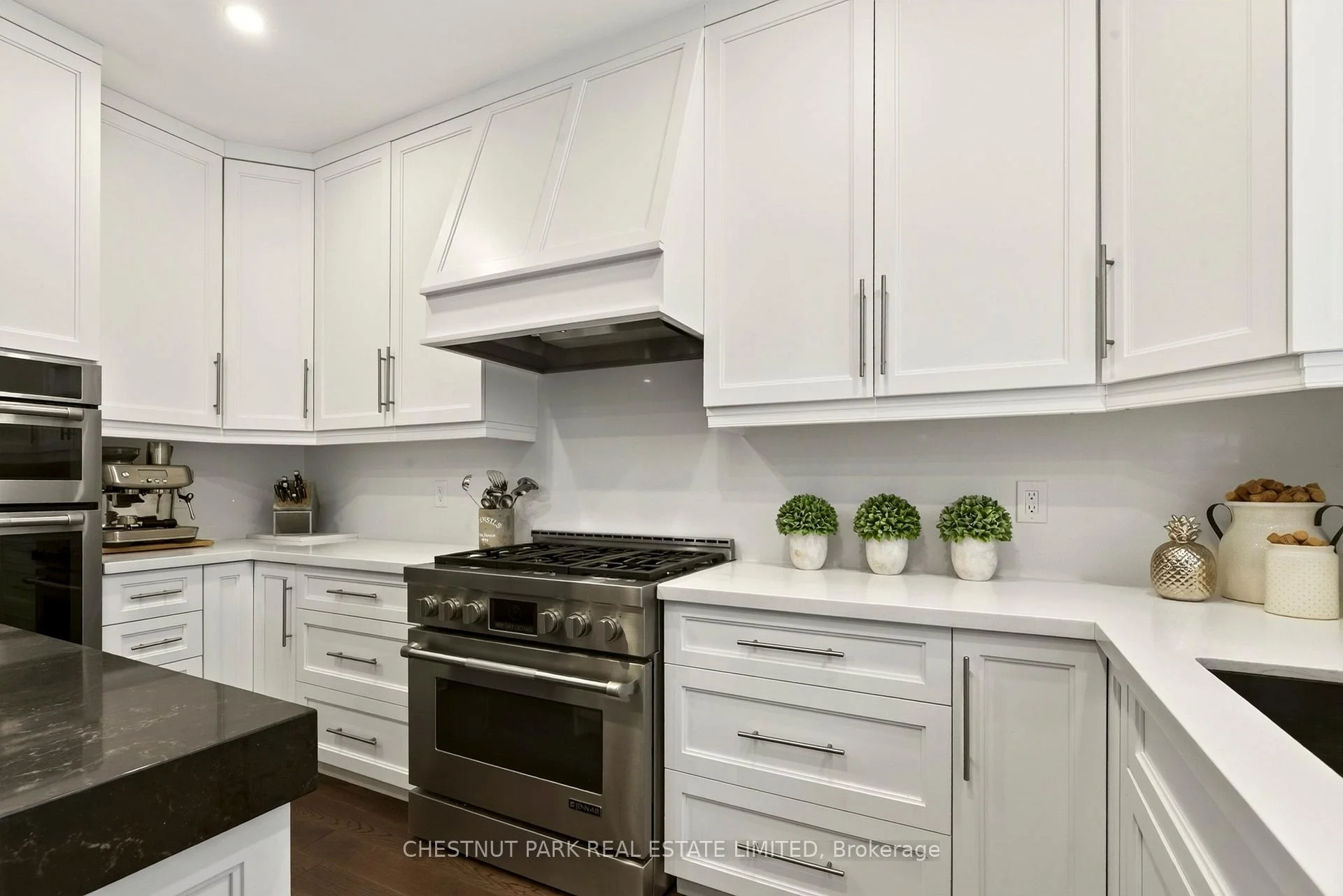 Photo 15 of 18 Pelham Drive, Hamilton, Meadowlands — HOMEH