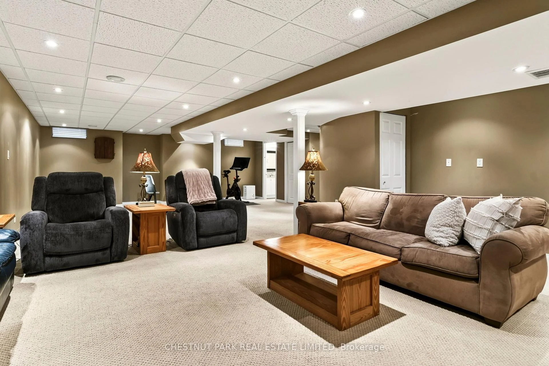 Photo 42 of 18 Pelham Drive, Hamilton, Meadowlands — HOMEH