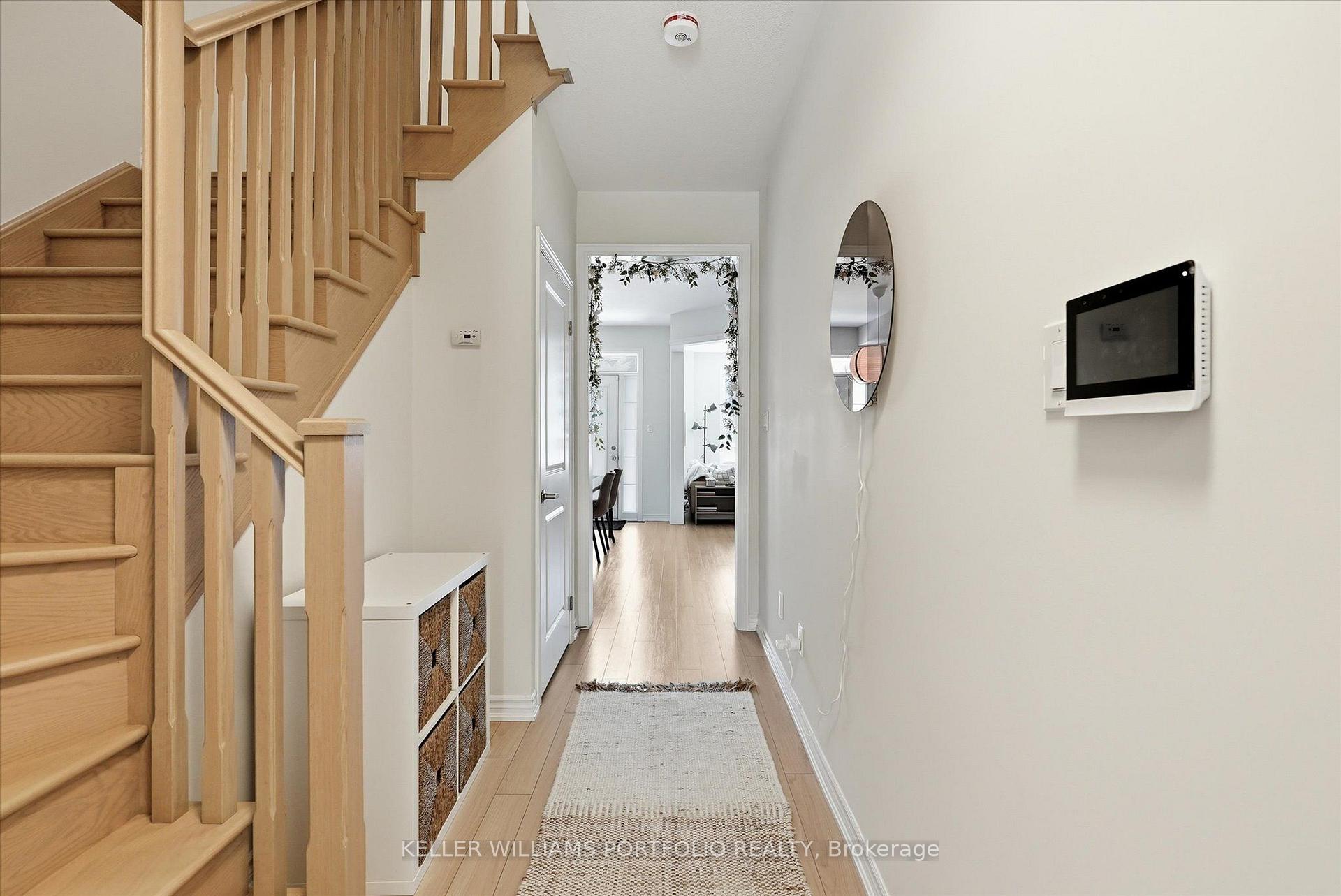 Photo 7 of 9 Viola Street, East Gwillimbury, Sharon — HOMEH