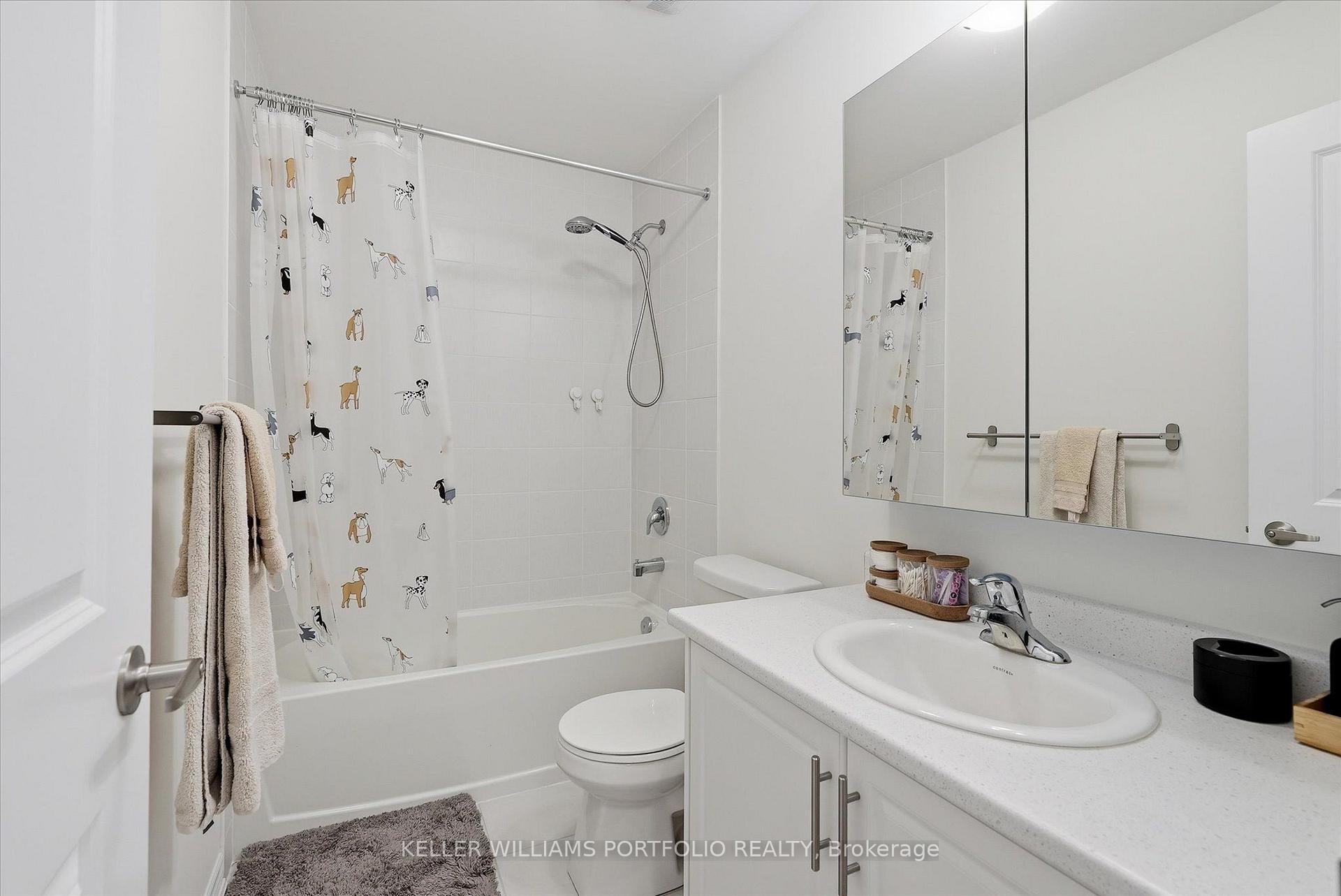 Photo 24 of 9 Viola Street, East Gwillimbury, Sharon — HOMEH