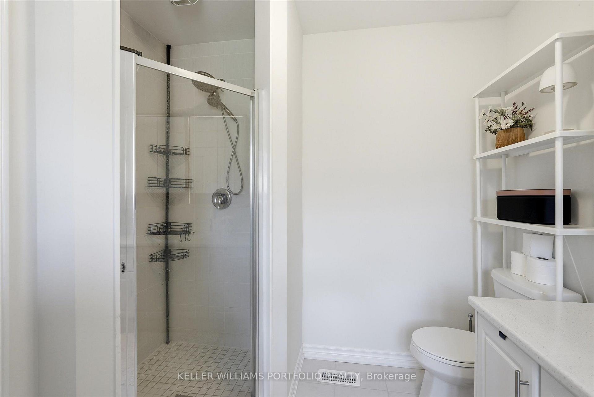 Photo 30 of 9 Viola Street, East Gwillimbury, Sharon — HOMEH