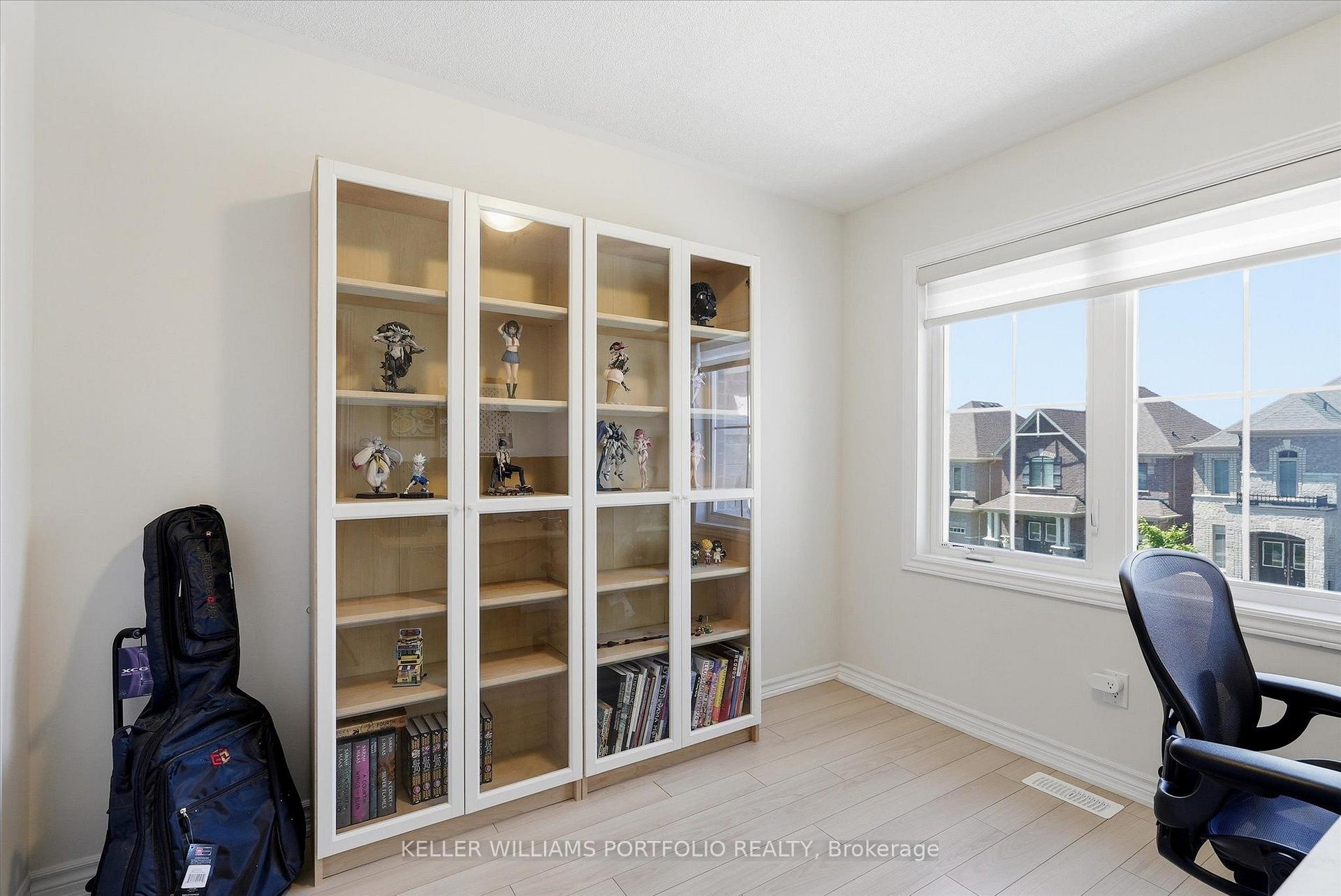 Photo 33 of 9 Viola Street, East Gwillimbury, Sharon — HOMEH