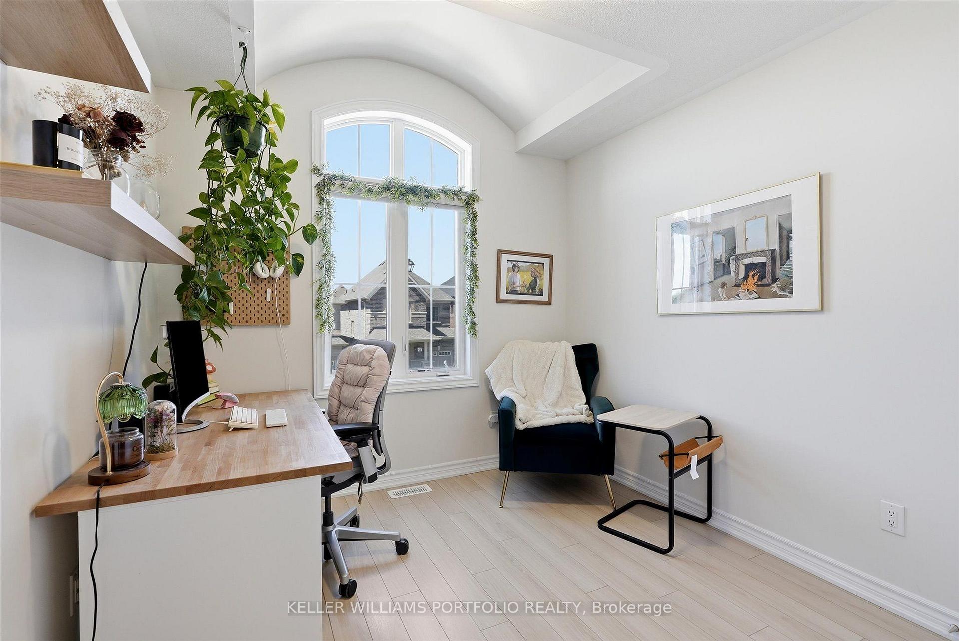 Photo 36 of 9 Viola Street, East Gwillimbury, Sharon — HOMEH