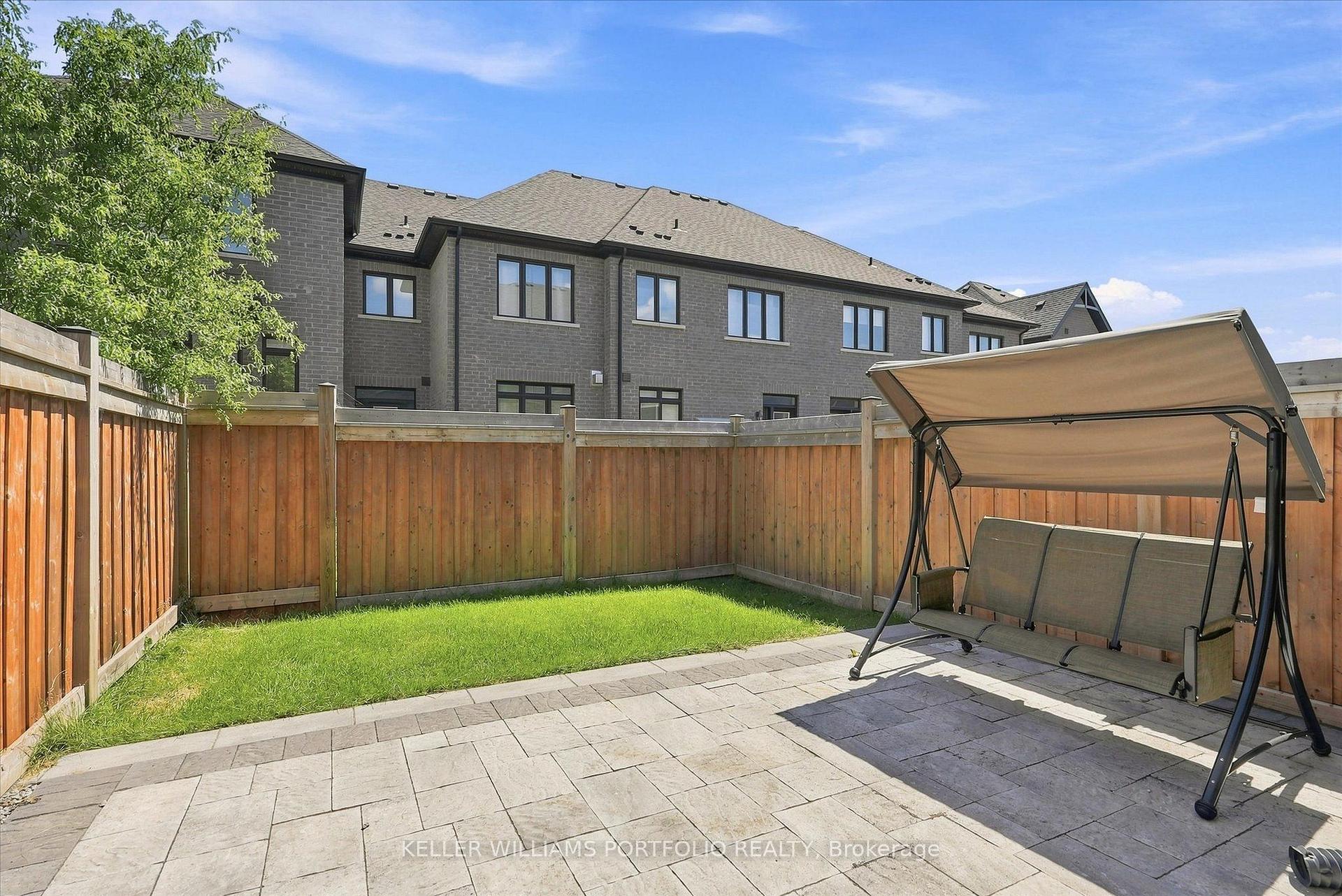 Photo 43 of 9 Viola Street, East Gwillimbury, Sharon — HOMEH