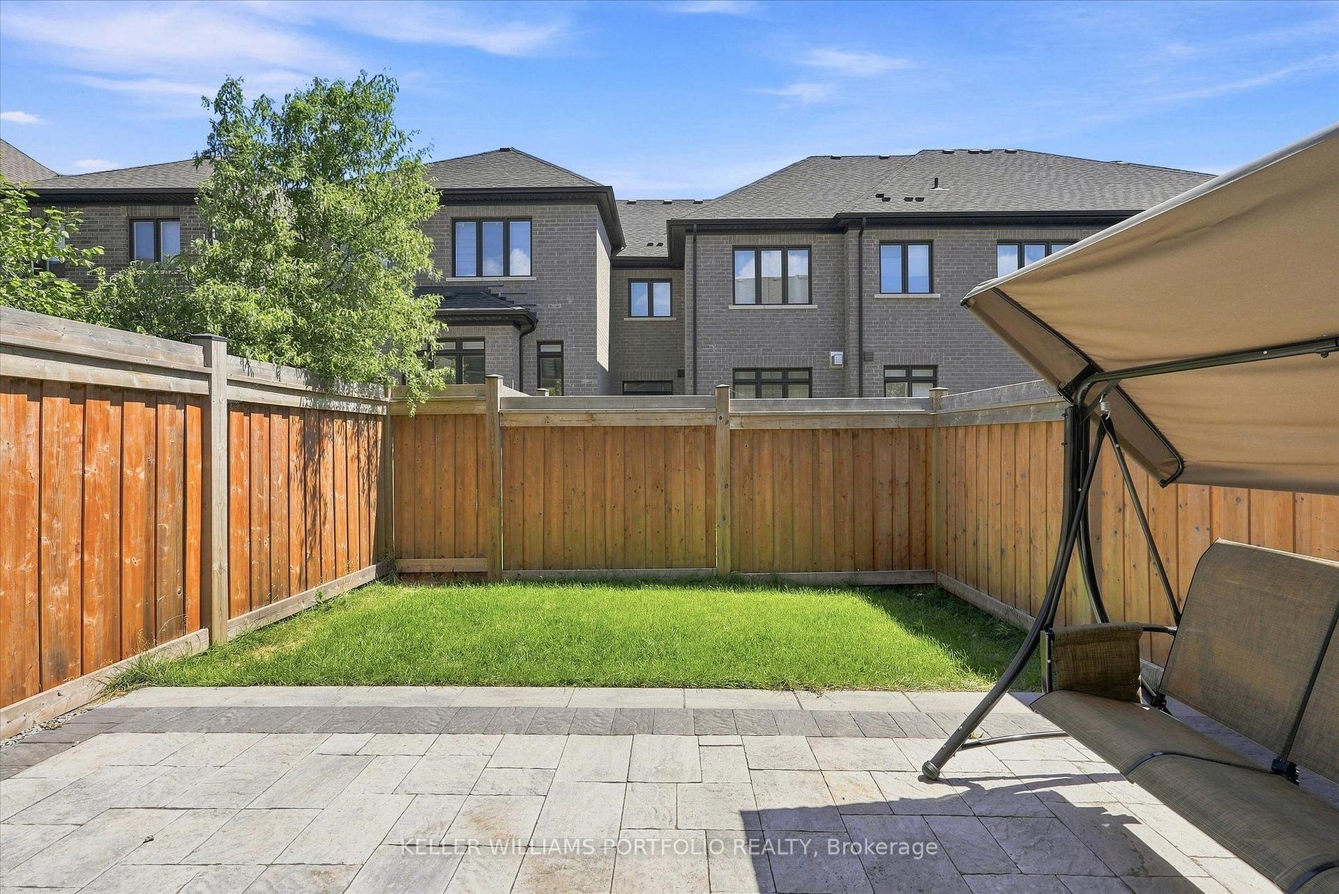Photo 44 of 9 Viola Street, East Gwillimbury, Sharon — HOMEH