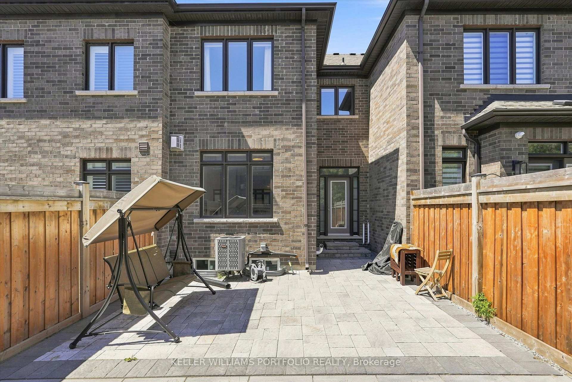 Photo 46 of 9 Viola Street, East Gwillimbury, Sharon — HOMEH