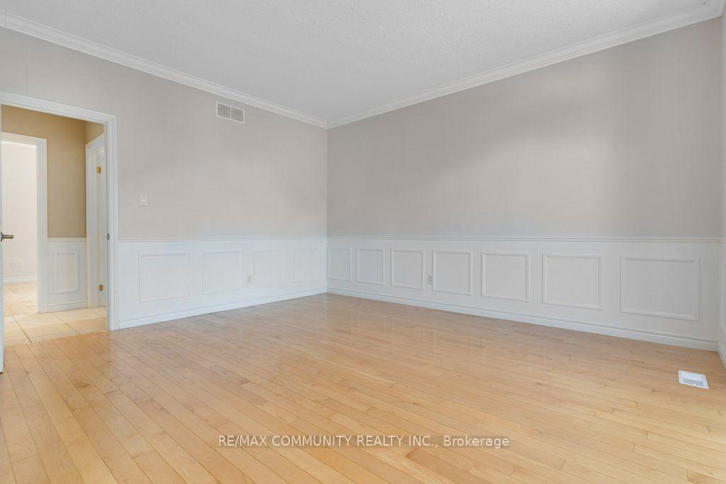 Photo 4 of 83 Milne Drive, Waterloo — HOMEH