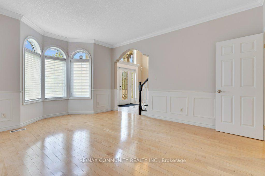 Photo 5 of 83 Milne Drive, Waterloo — HOMEH
