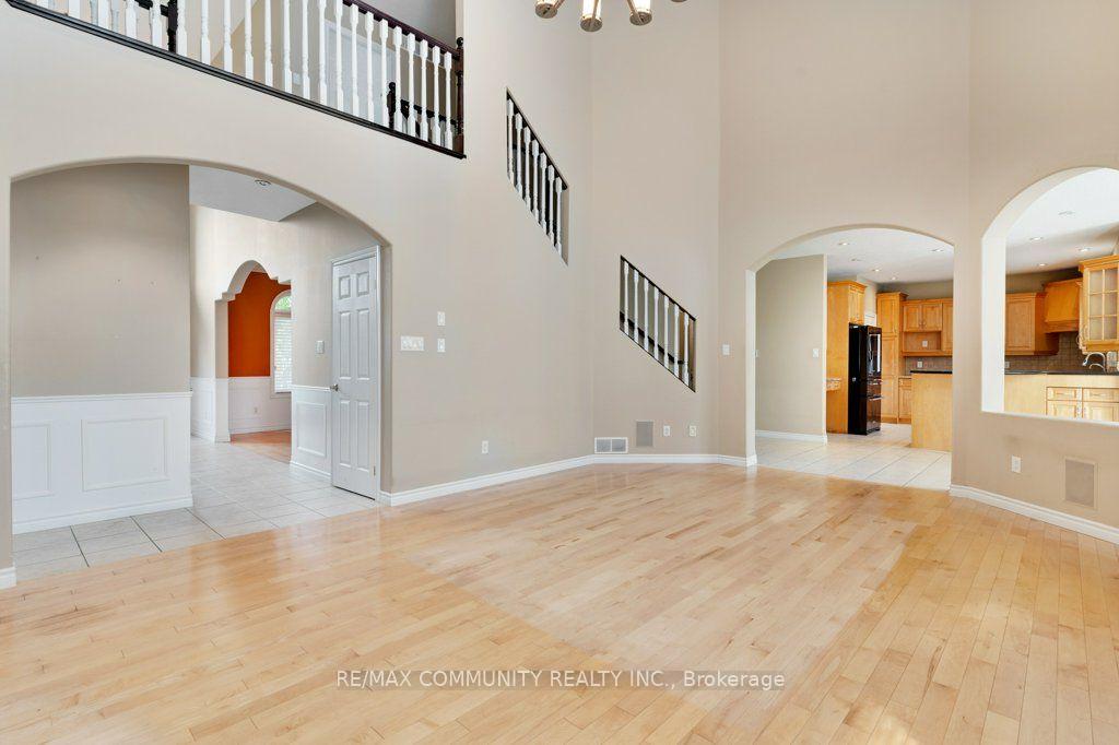 Photo 10 of 83 Milne Drive, Waterloo — HOMEH