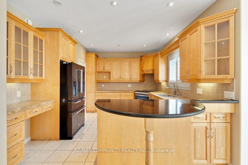 Photo 13 of 83 Milne Drive, Waterloo — HOMEH