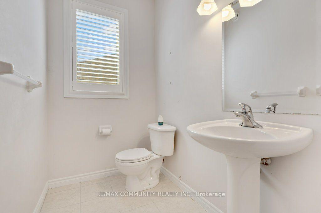 Photo 18 of 83 Milne Drive, Waterloo — HOMEH