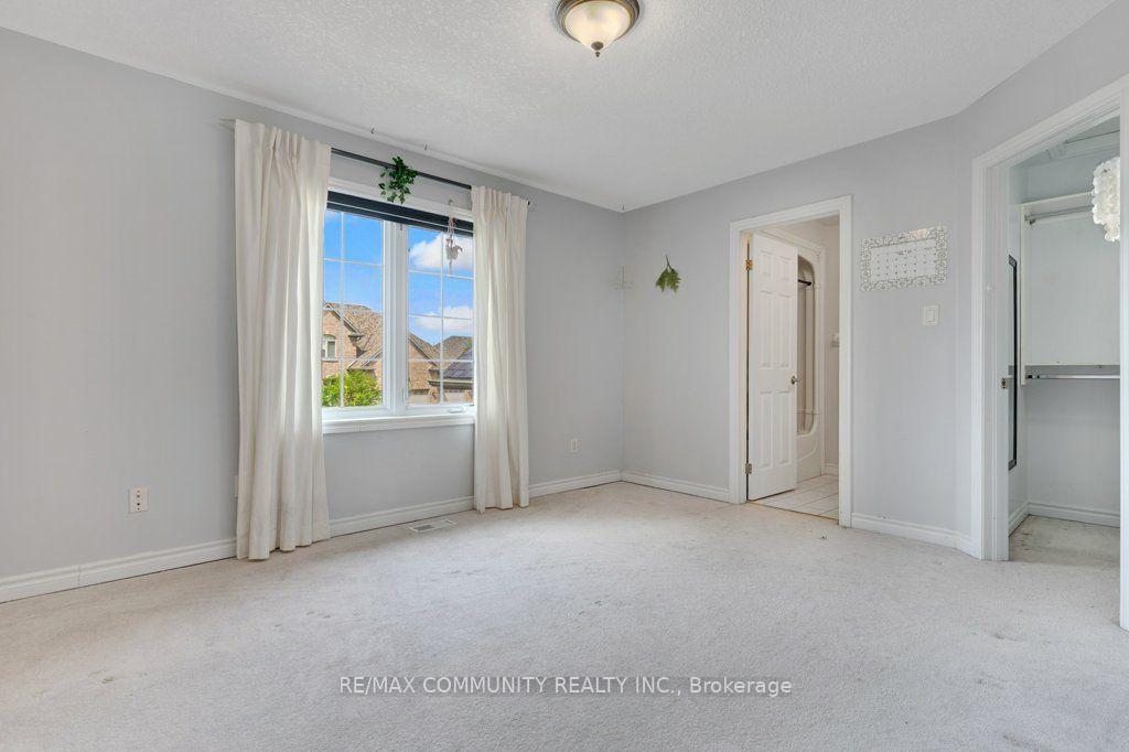 Photo 20 of 83 Milne Drive, Waterloo — HOMEH