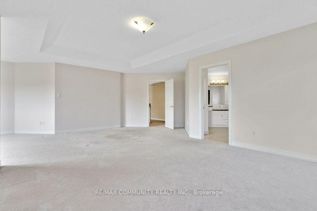 Photo 23 of 83 Milne Drive, Waterloo — HOMEH