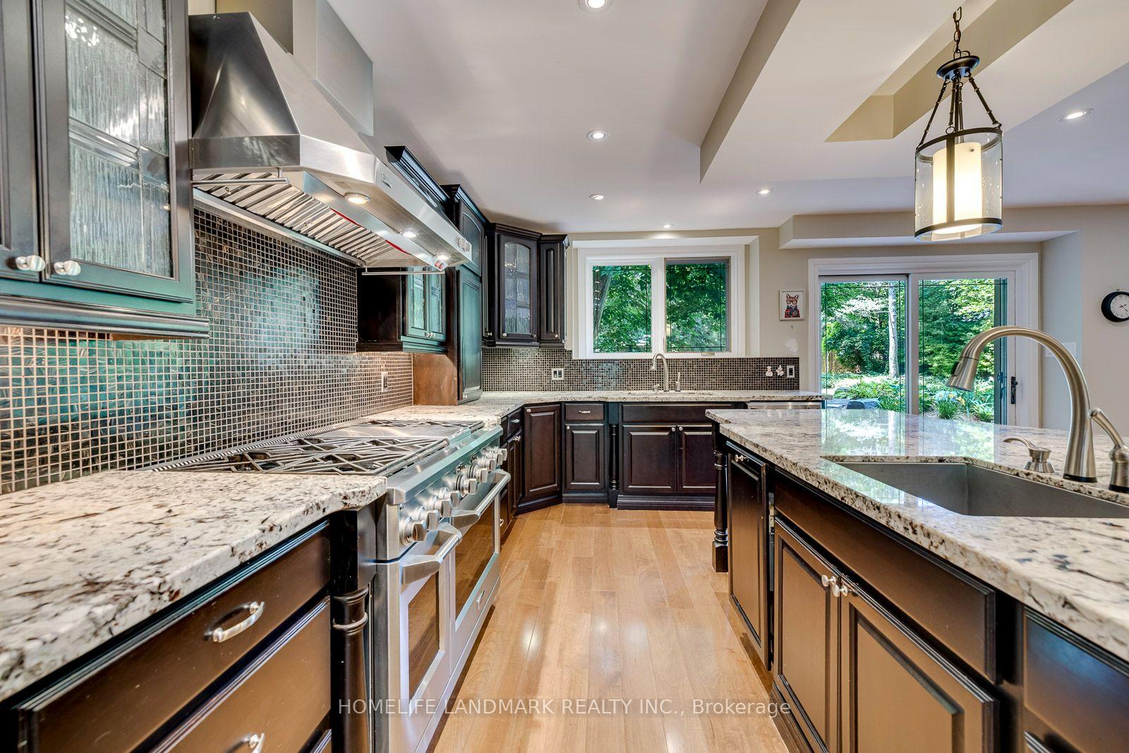 Photo 8 of 2333 Bennington Gate, Oakville, Ford — HOMEH