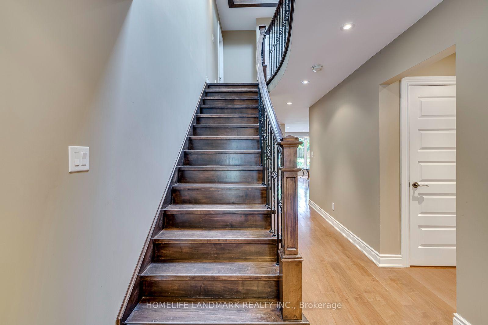 Photo 15 of 2333 Bennington Gate, Oakville, Ford — HOMEH