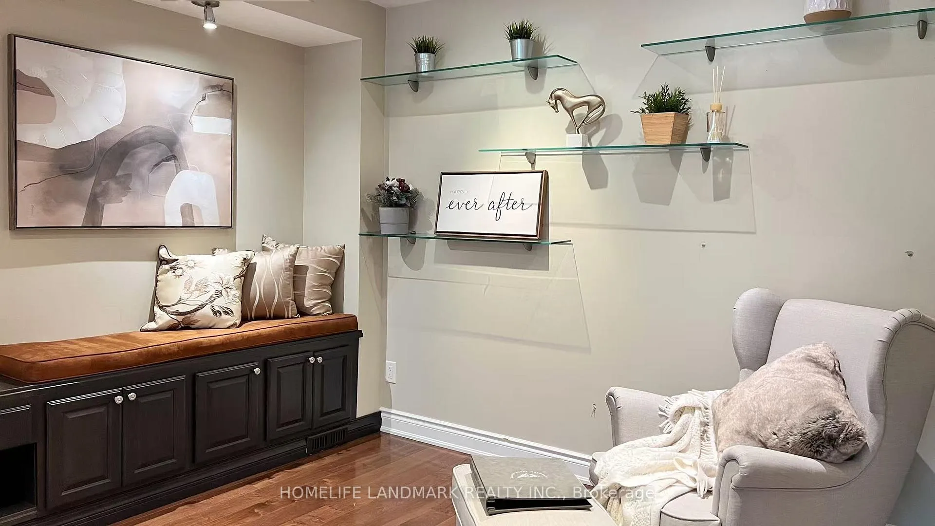 Photo 12 of 2333 Bennington Gate, Oakville, Ford — HOMEH