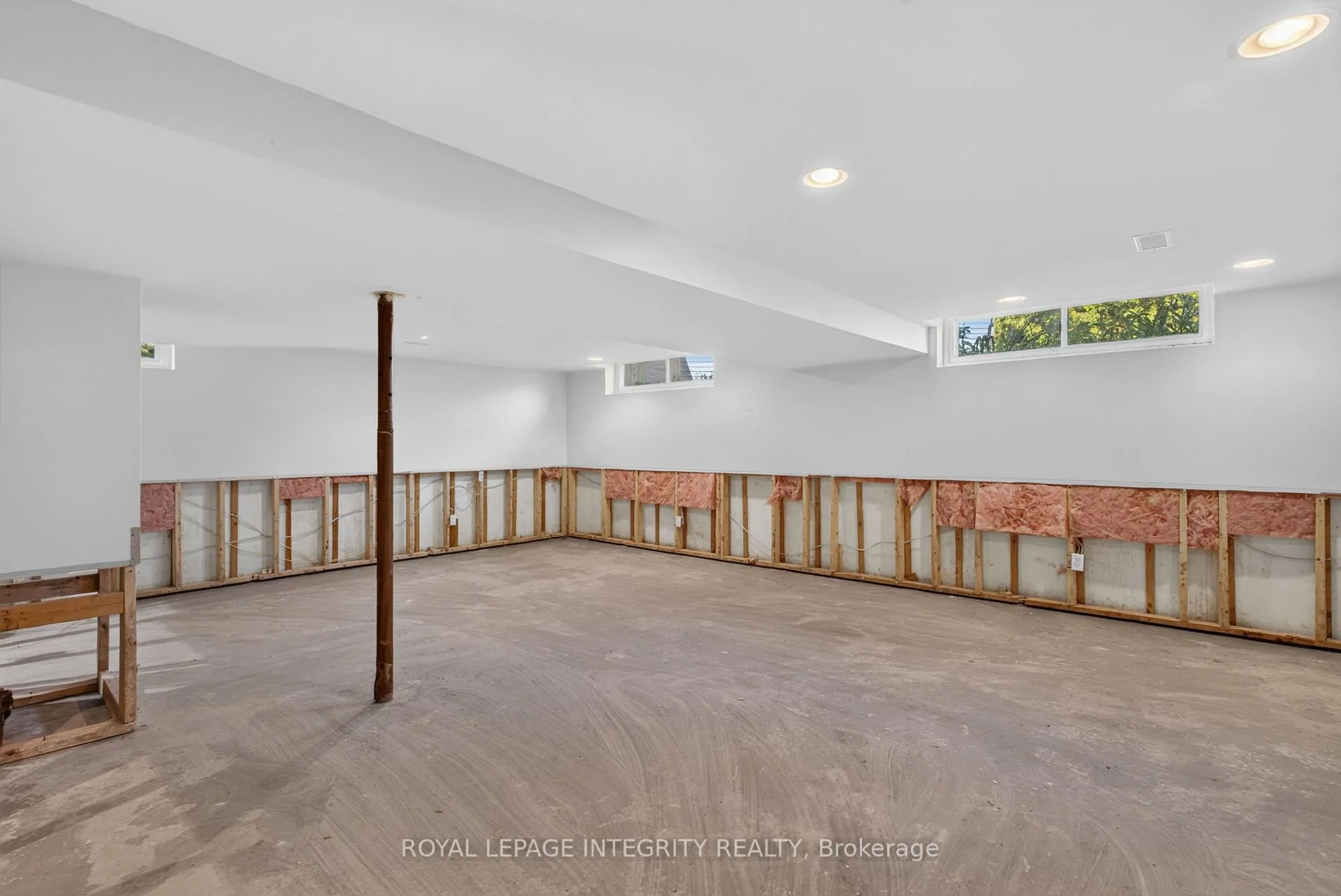 Photo 14 of 4 Marsden Street, Ottawa, Crystal Beach — HOMEH