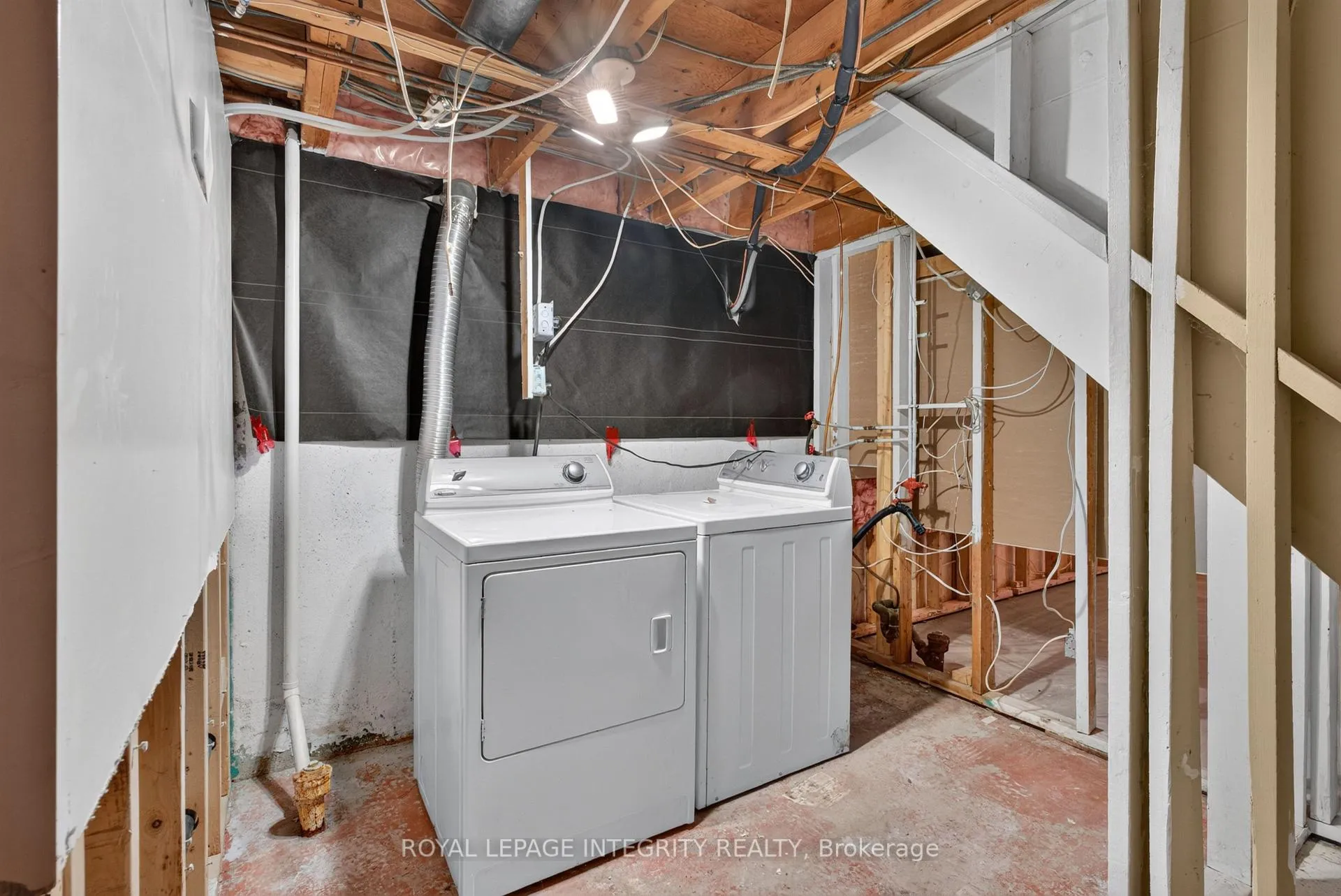 Photo 15 of 4 Marsden Street, Ottawa, Crystal Beach — HOMEH