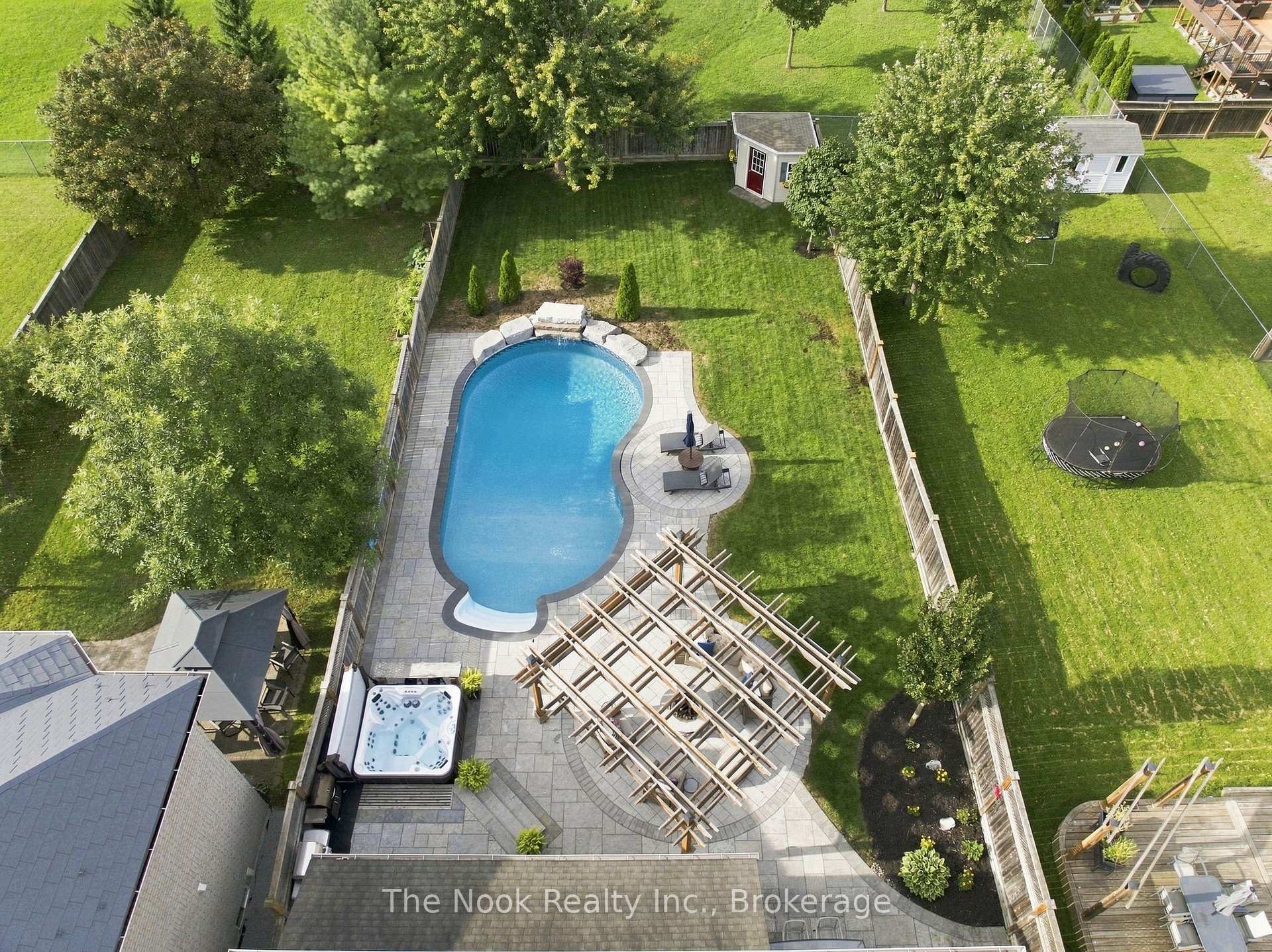 Photo 2 of 412 Meadow Street, Oshawa, Kedron — HOMEH