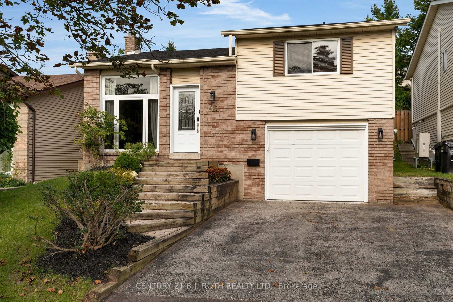 Photo 1 of 76 Fox Run, Barrie, Letitia Heights — HOMEH