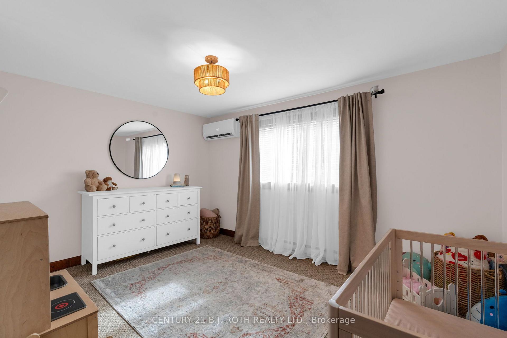 Photo 32 of 76 Fox Run, Barrie, Letitia Heights — HOMEH
