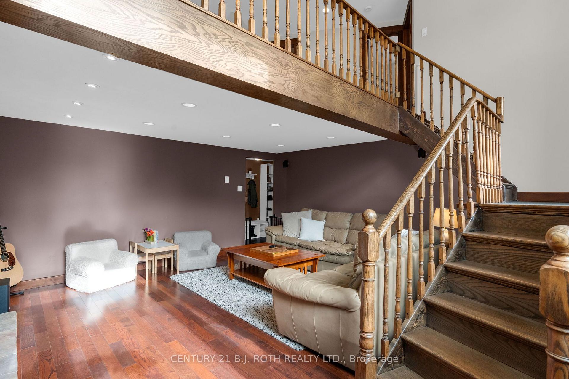 Photo 38 of 76 Fox Run, Barrie, Letitia Heights — HOMEH