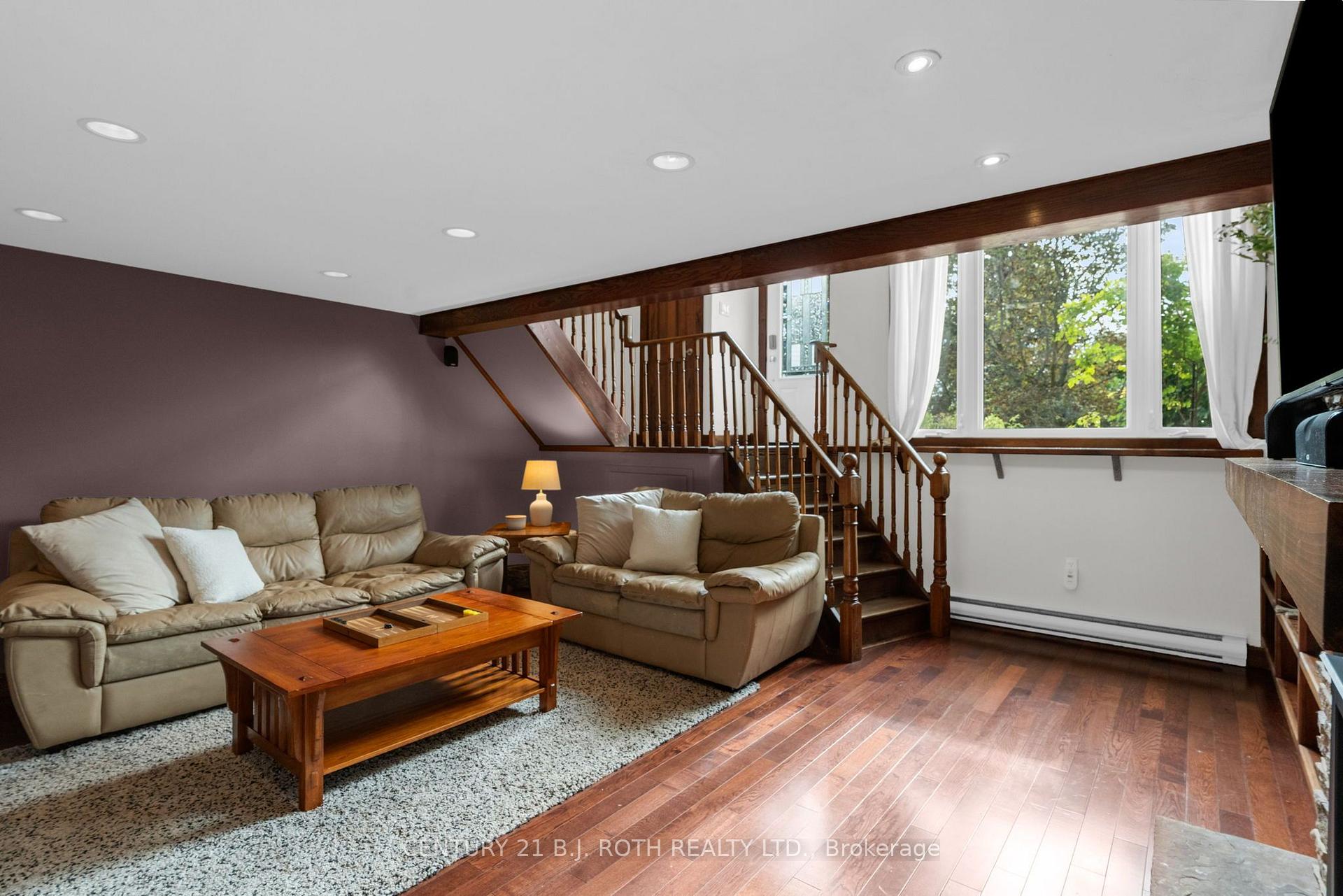 Photo 40 of 76 Fox Run, Barrie, Letitia Heights — HOMEH
