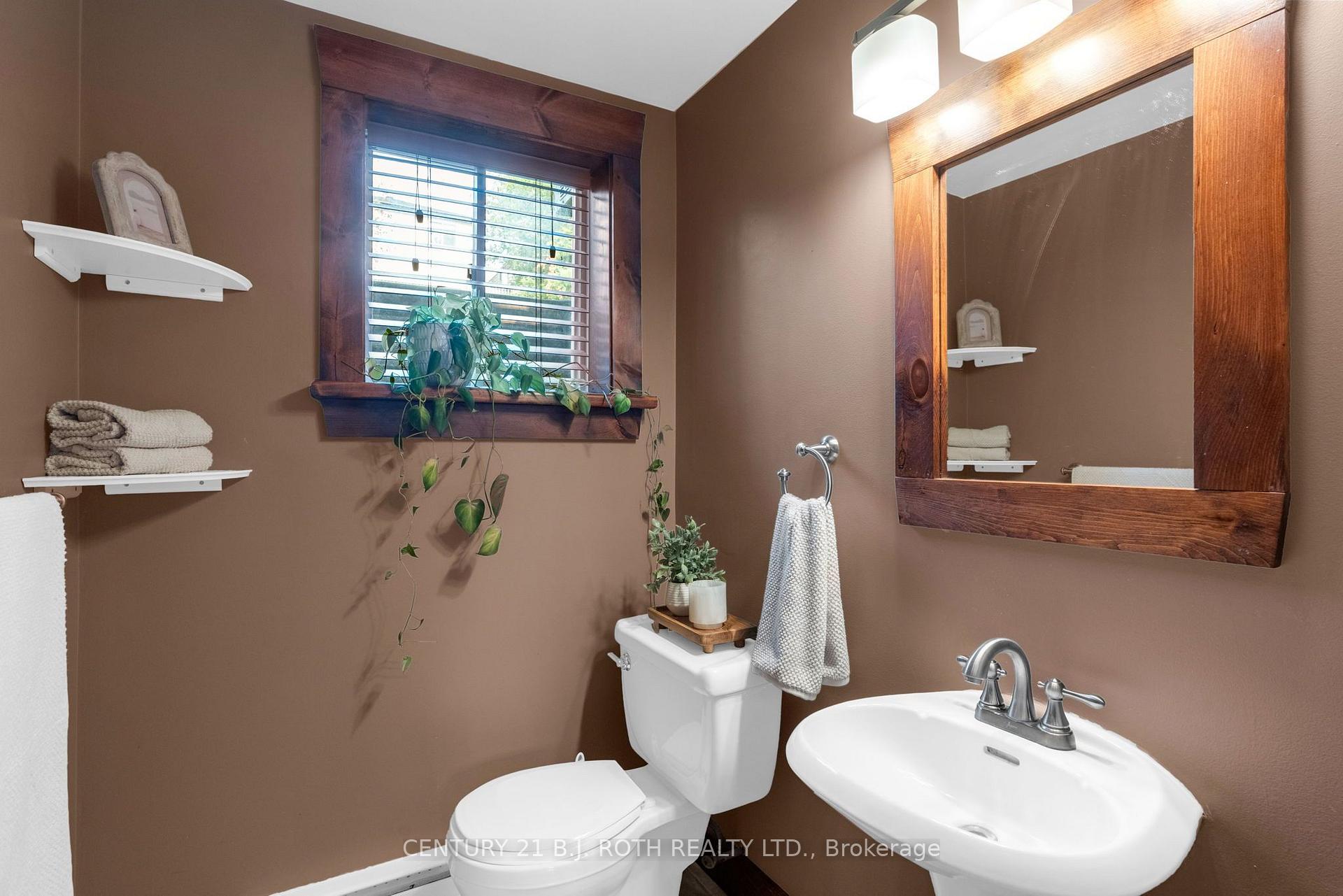 Photo 50 of 76 Fox Run, Barrie, Letitia Heights — HOMEH