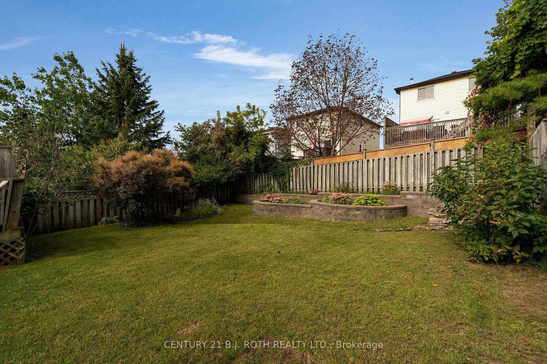 Photo 56 of 76 Fox Run, Barrie, Letitia Heights — HOMEH