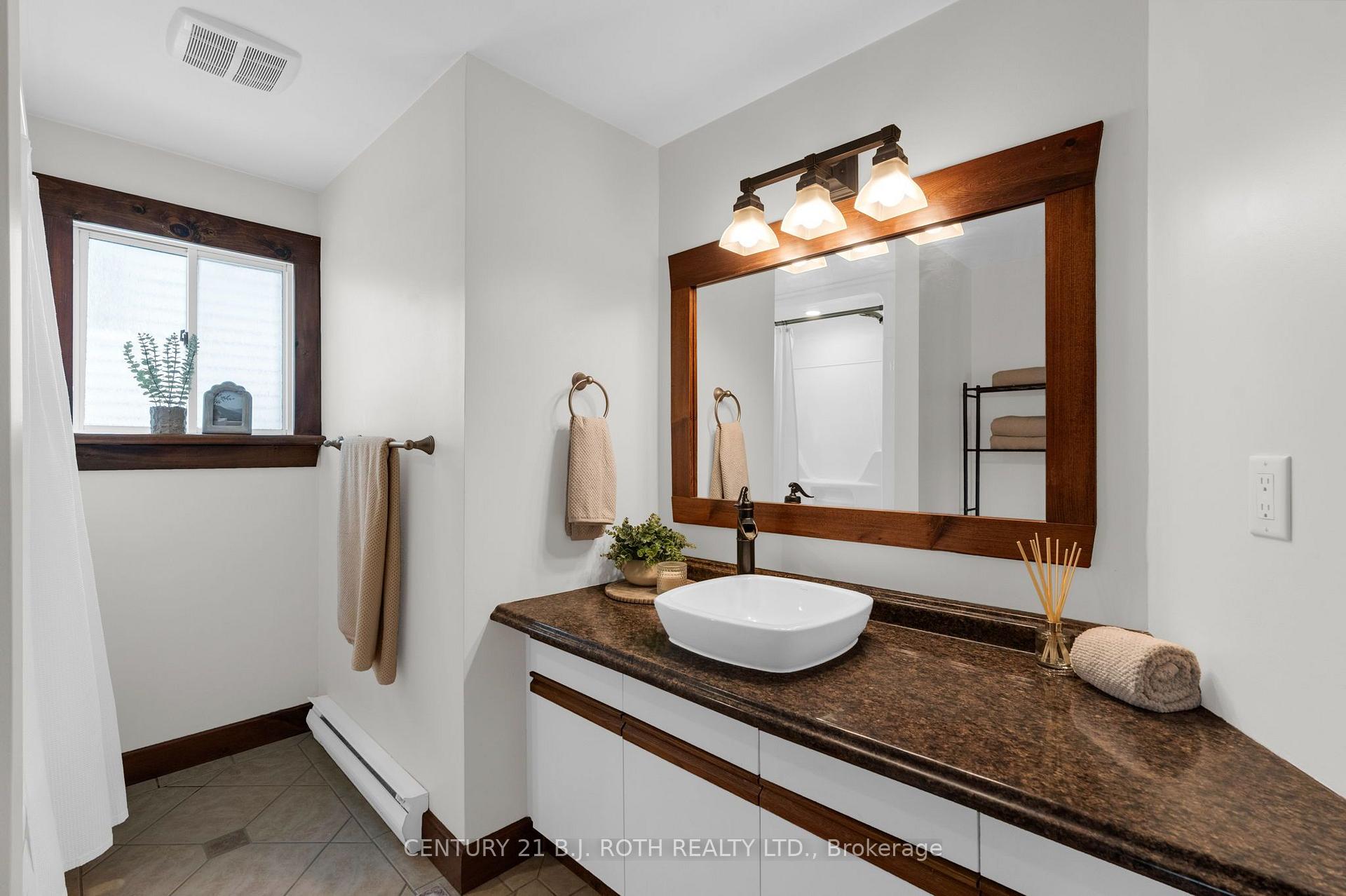 Photo 29 of 76 Fox Run, Barrie, Letitia Heights — HOMEH