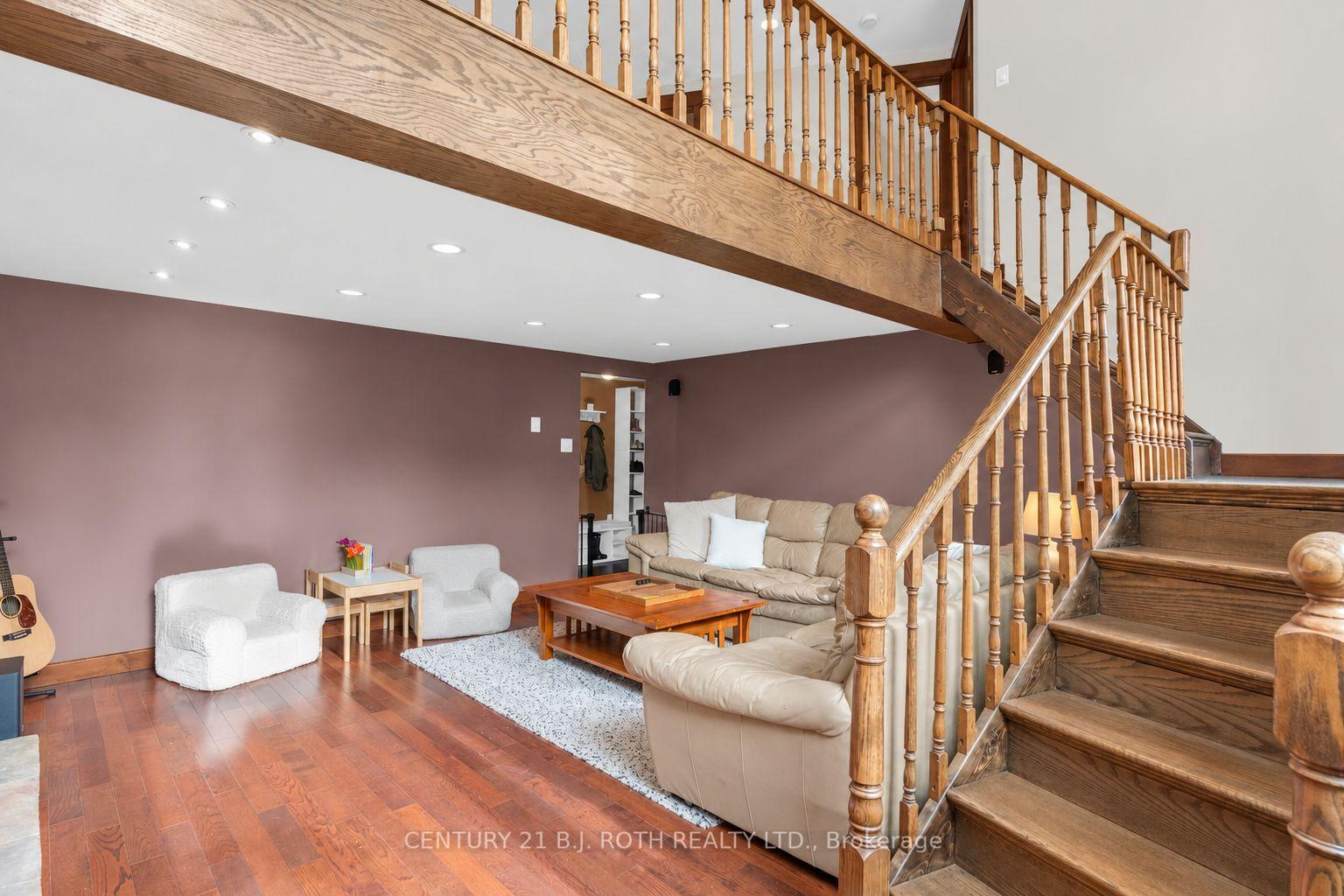 Photo 39 of 76 Fox Run, Barrie, Letitia Heights — HOMEH
