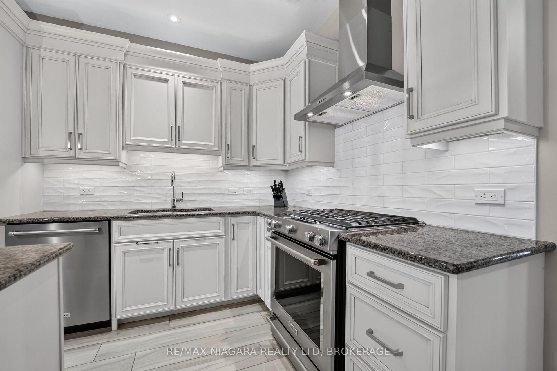 Photo 12 of 84 Ganton Trail, Welland, Hwy 406/Welland — HOMEH
