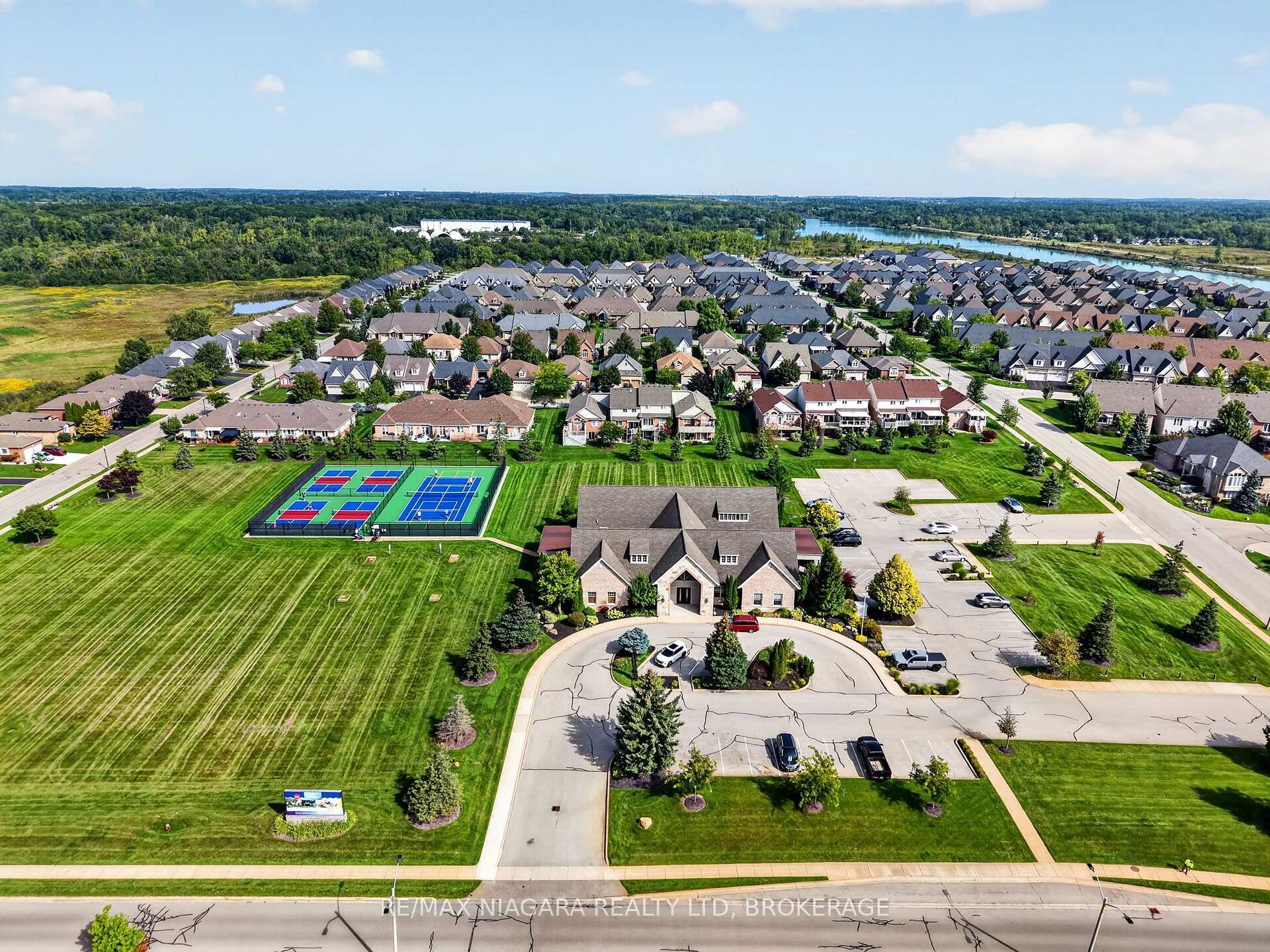 Photo 47 of 84 Ganton Trail, Welland, Hwy 406/Welland — HOMEH