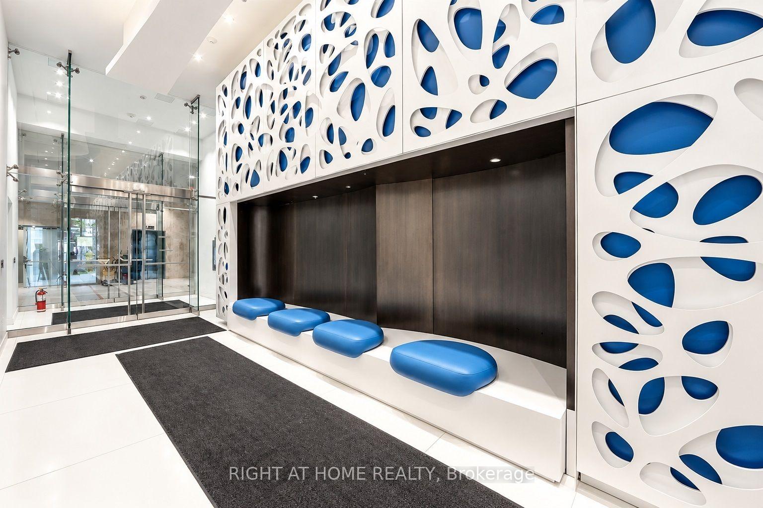 Photo 5 of Unit 7304, 1 Bloor East Street E, Toronto, Church-Yonge Corridor — HOMEH