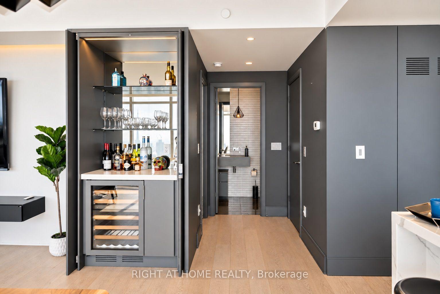Photo 17 of Unit 7304, 1 Bloor East Street E, Toronto, Church-Yonge Corridor — HOMEH