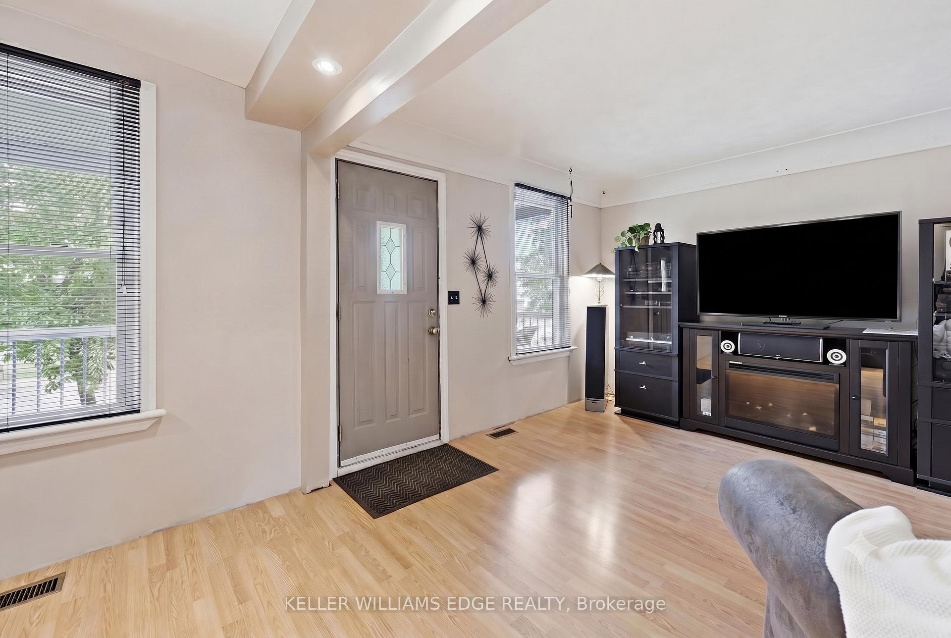 Photo 5 of 144 Campbell Avenue, Hamilton, Crown Point — HOMEH