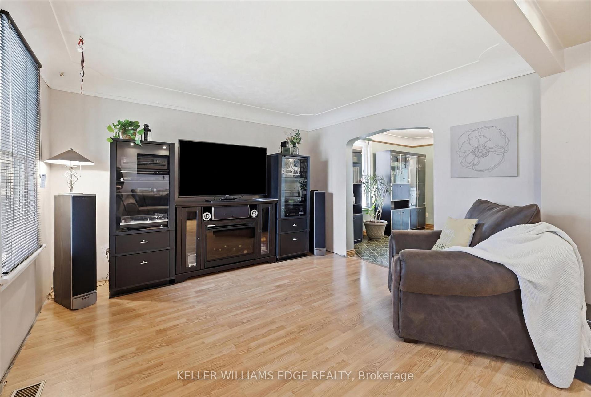 Photo 6 of 144 Campbell Avenue, Hamilton, Crown Point — HOMEH