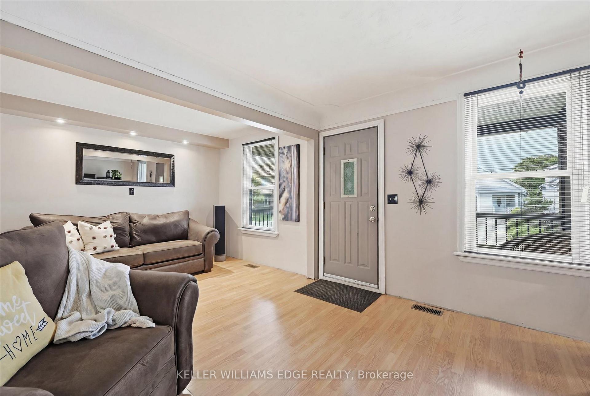 Photo 8 of 144 Campbell Avenue, Hamilton, Crown Point — HOMEH