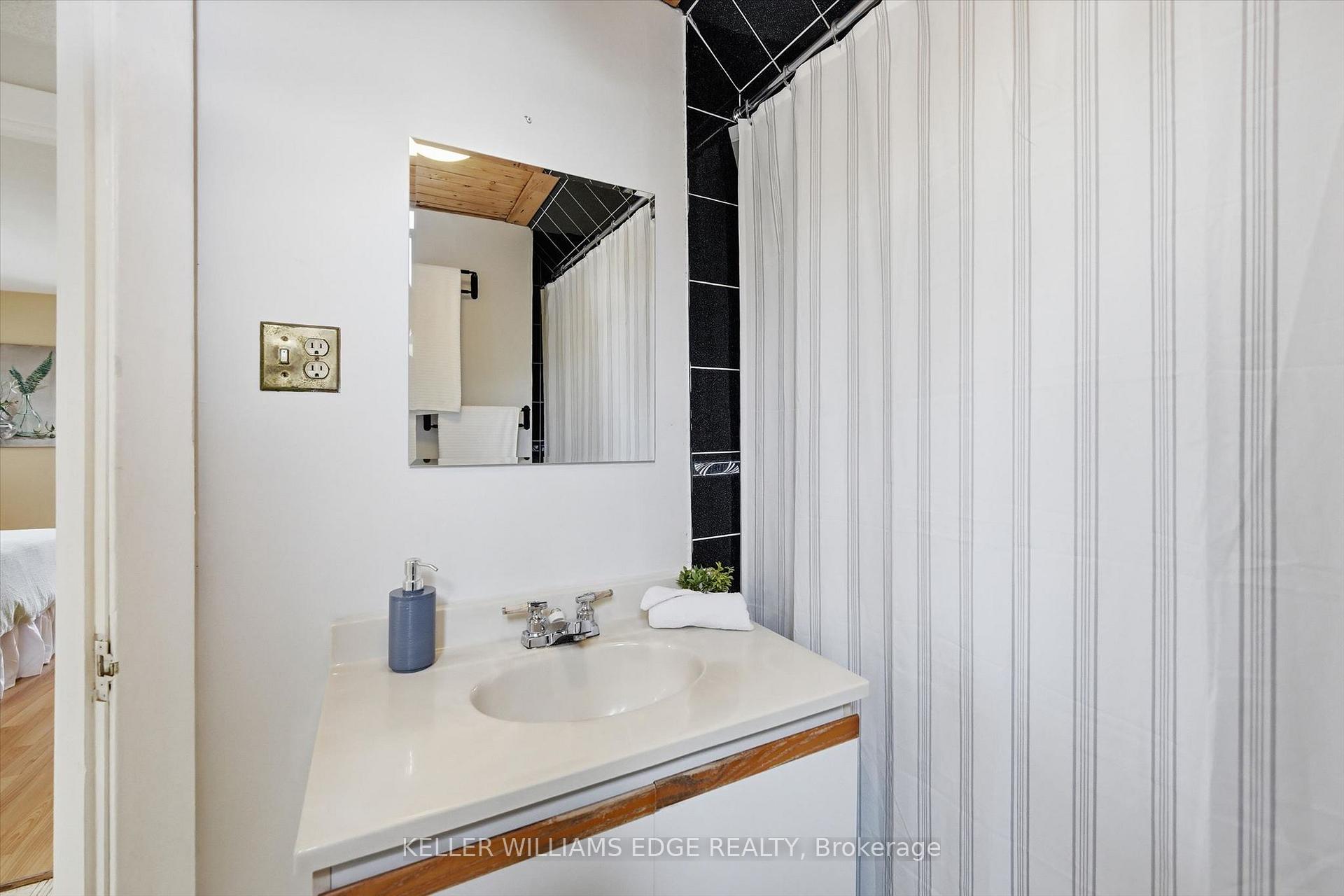 Photo 27 of 144 Campbell Avenue, Hamilton, Crown Point — HOMEH
