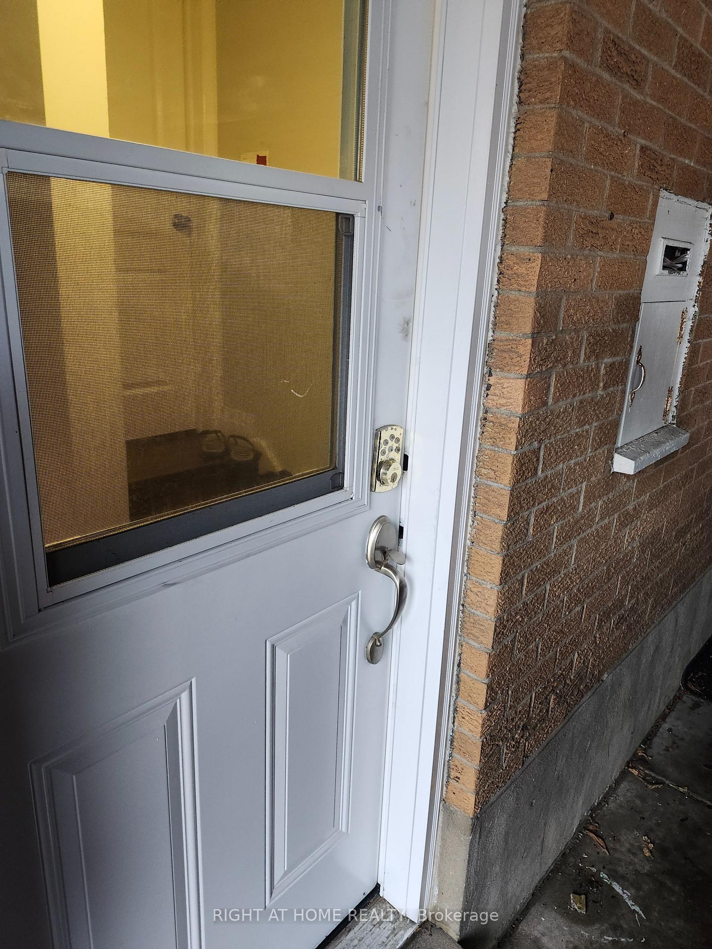 Photo 2 of Unit Basemnt, 48 Westmount Road, Waterloo, Uptown West — HOMEH