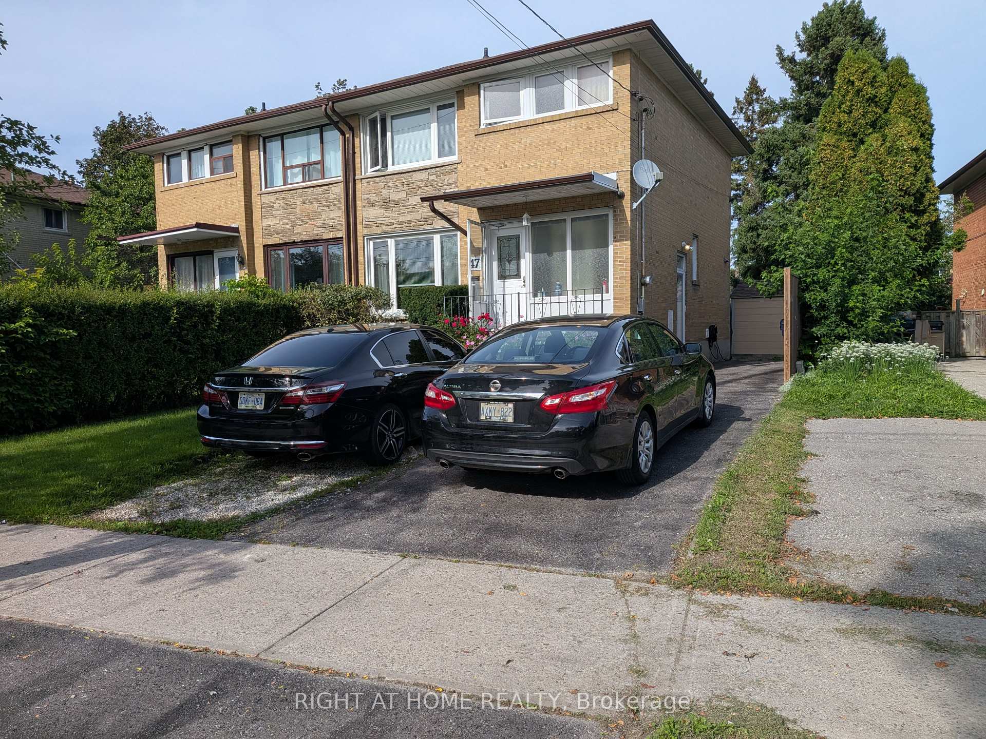 Photo 2 of 47 Roywood Drive, North York, Parkwoods-Donalda — HOMEH