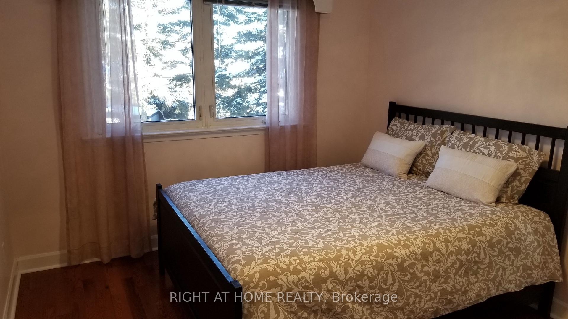 Photo 18 of 47 Roywood Drive, North York, Parkwoods-Donalda — HOMEH